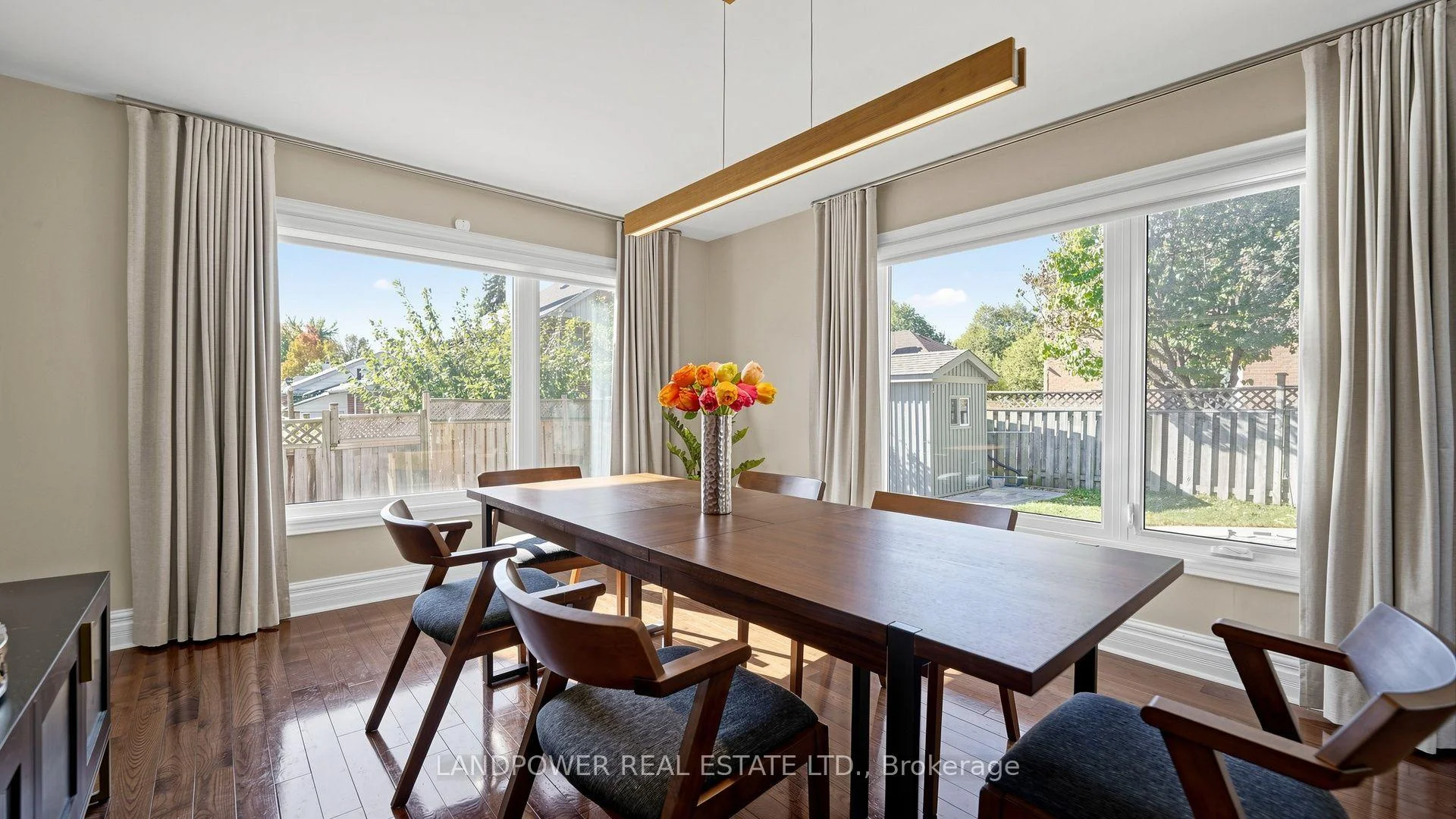 Photo 15 of 2 Ambleside Crescent, Markham, Unionville — HOMEH