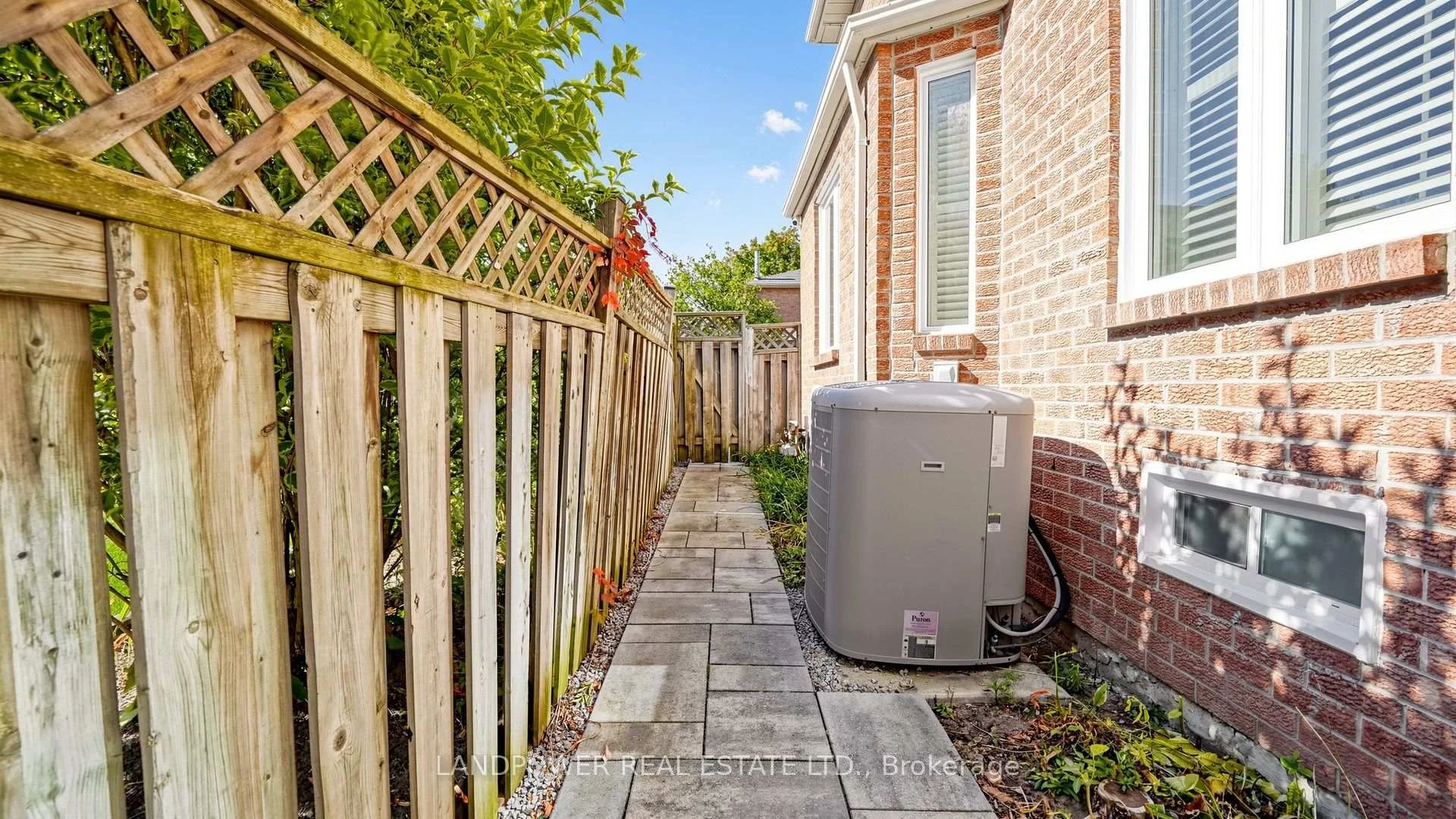 Photo 53 of 2 Ambleside Crescent, Markham, Unionville — HOMEH