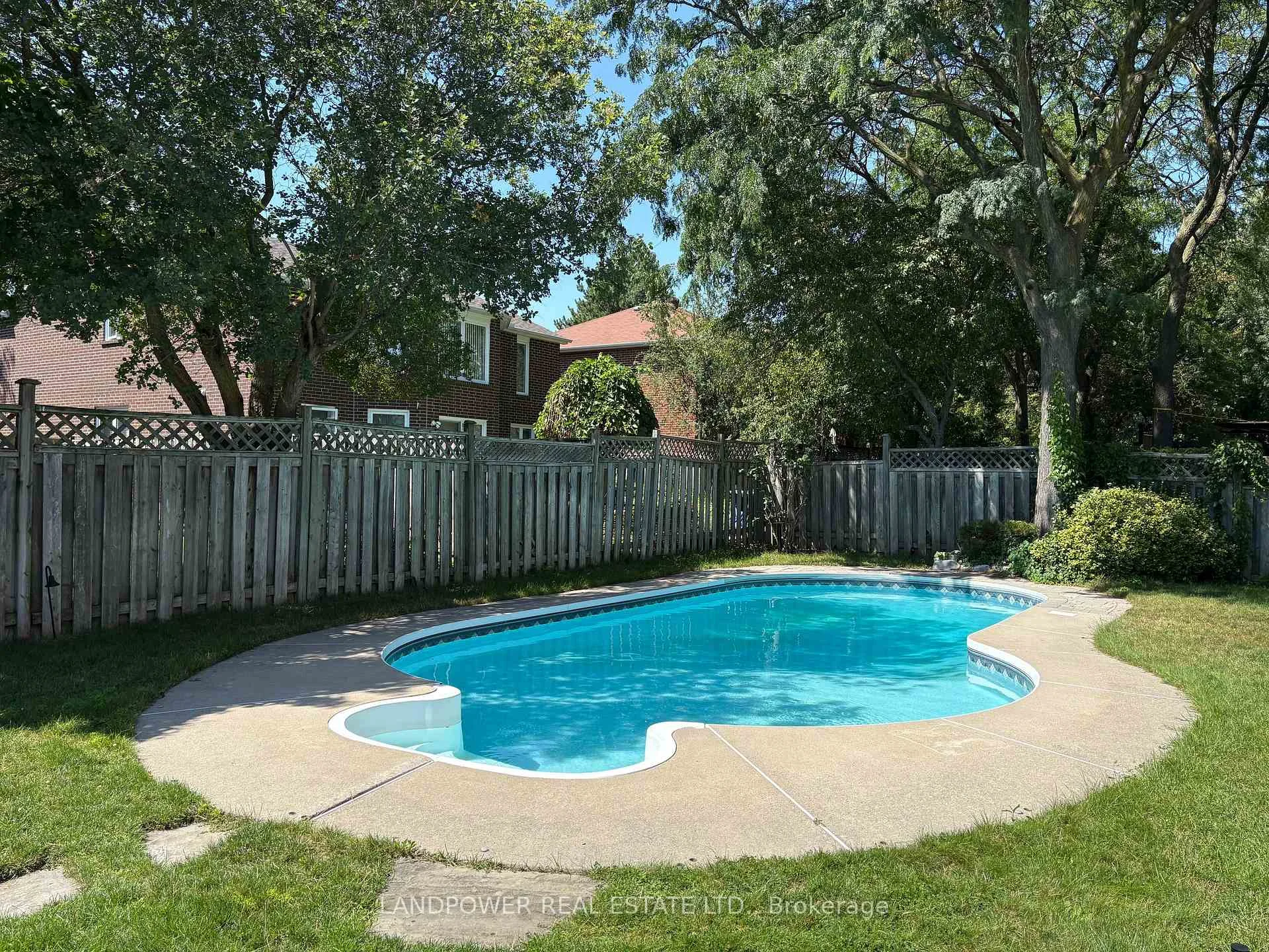 Photo 54 of 2 Ambleside Crescent, Markham, Unionville — HOMEH