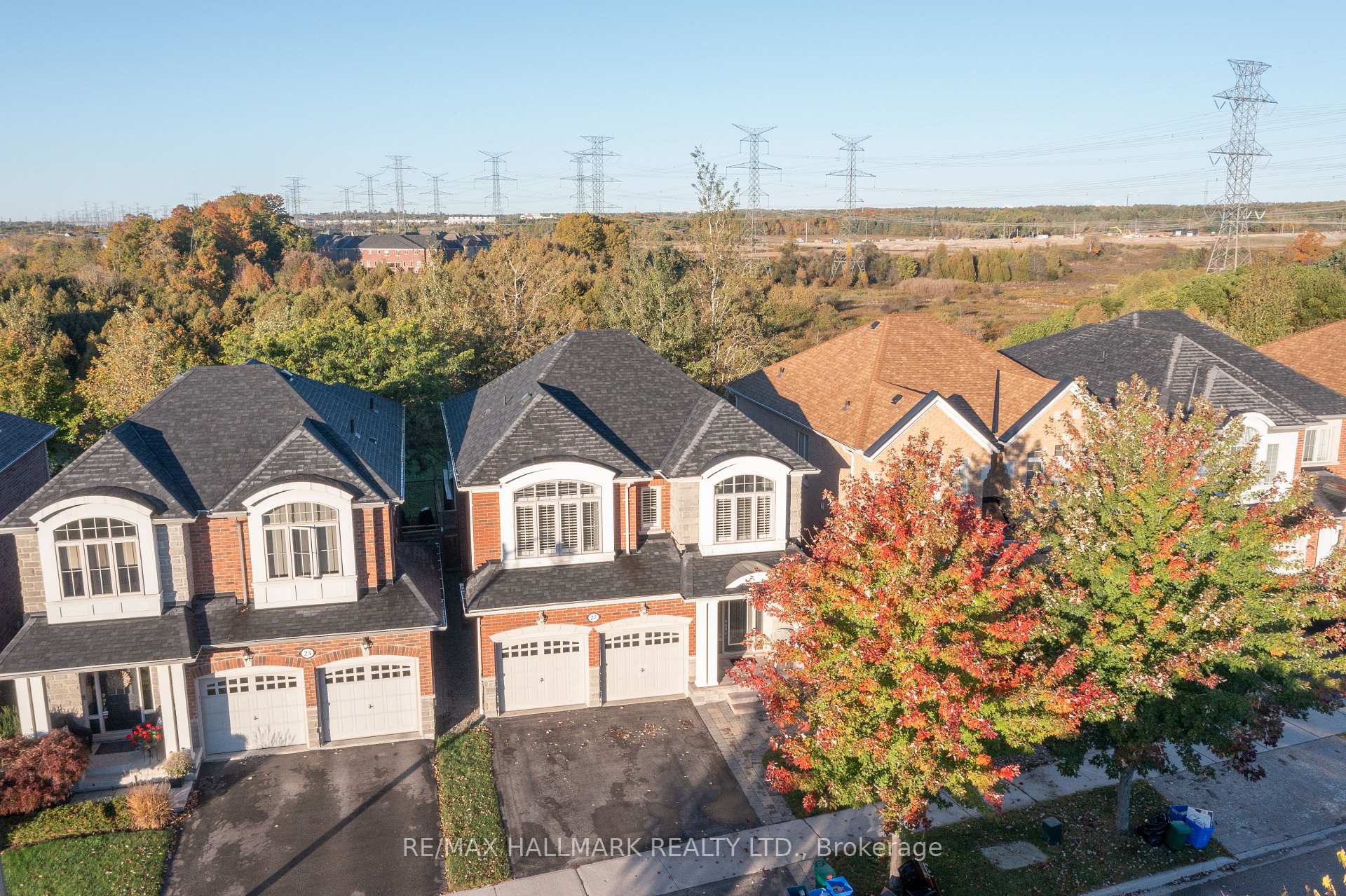 Photo 4 of 27 Beverton Crescent, Ajax, Northwest Ajax — HOMEH