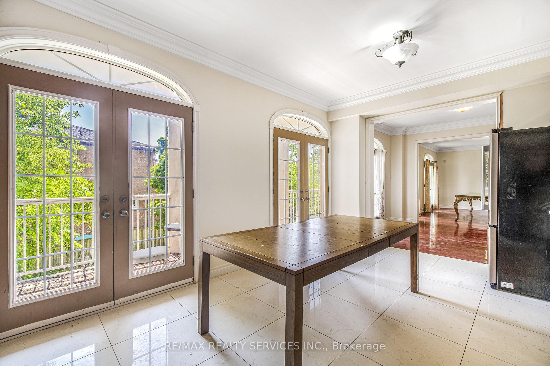 Photo 11 of 135 Spruce Avenue, Richmond Hill, South Richvale — HOMEH