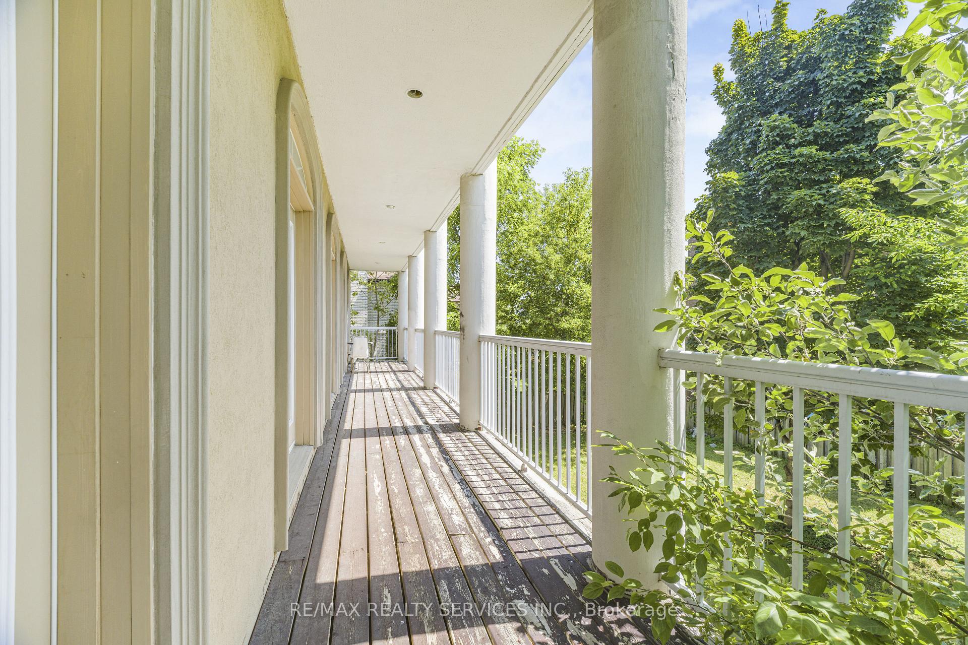 Photo 13 of 135 Spruce Avenue, Richmond Hill, South Richvale — HOMEH