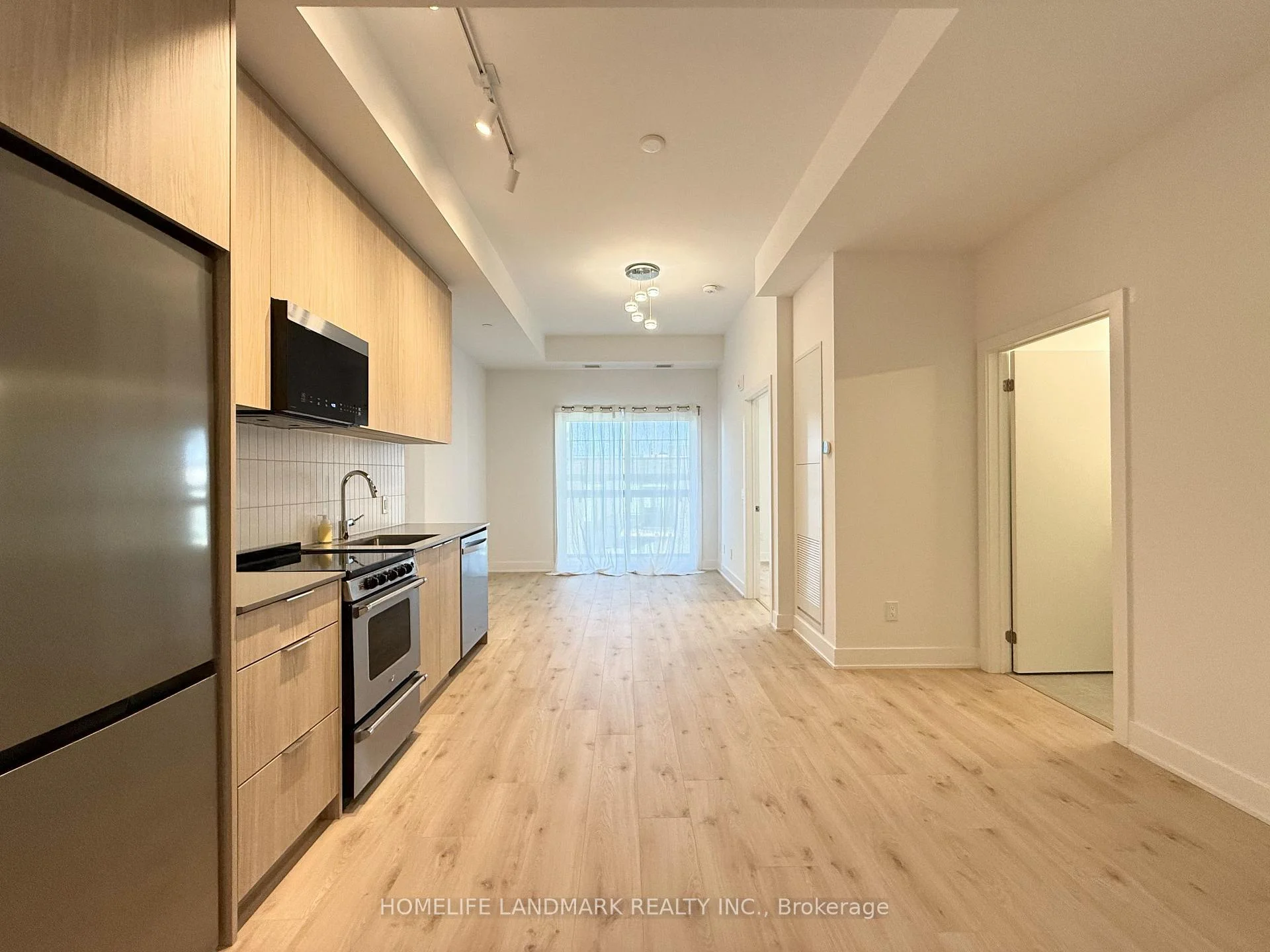 Front of Unit 713, 3008 William Cutmore Boulevard
