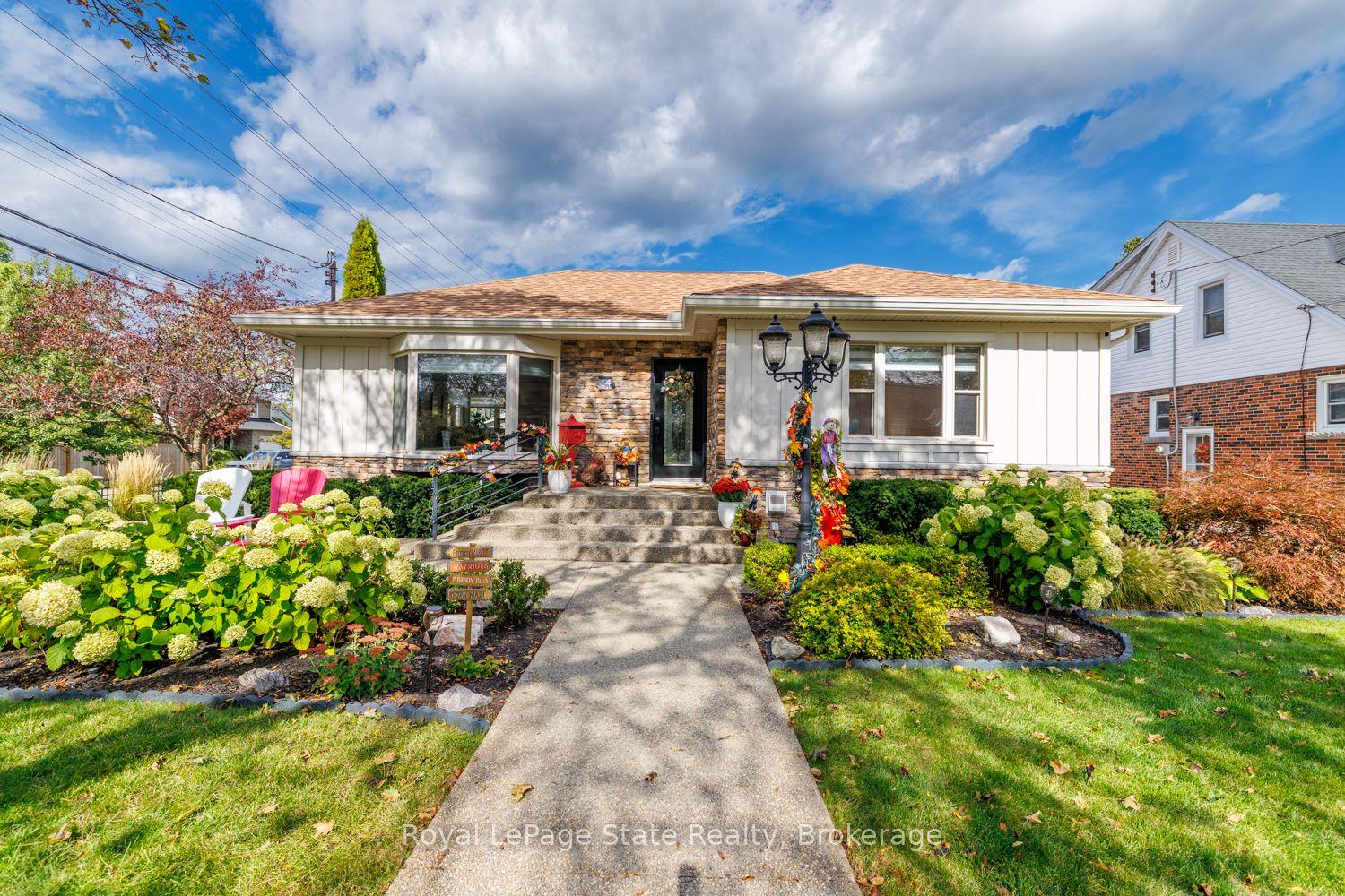 Photo 3 of 14 Charles Street, Hamilton, Stoney Creek — HOMEH