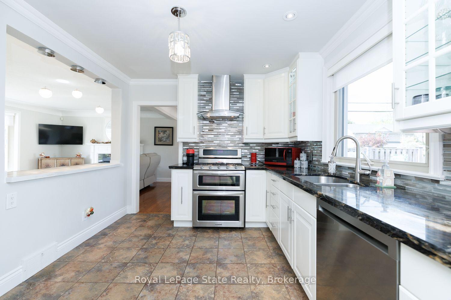 Photo 17 of 14 Charles Street, Hamilton, Stoney Creek — HOMEH