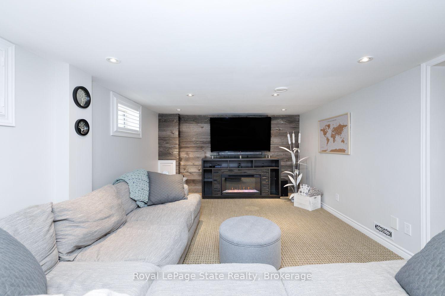 Photo 25 of 14 Charles Street, Hamilton, Stoney Creek — HOMEH