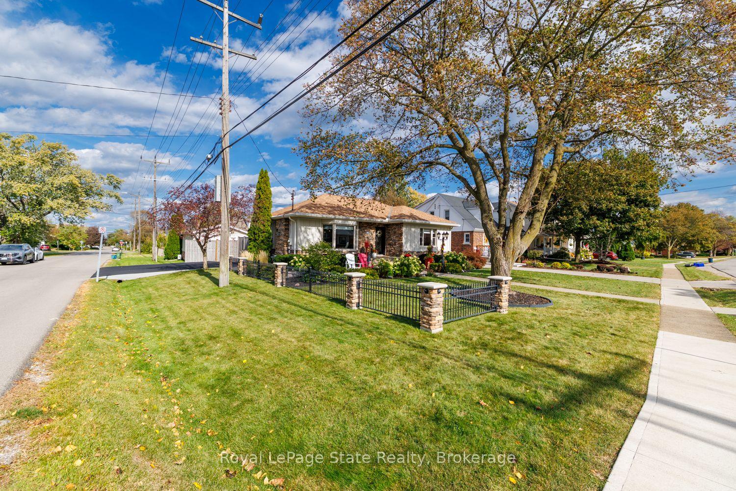 Photo 31 of 14 Charles Street, Hamilton, Stoney Creek — HOMEH