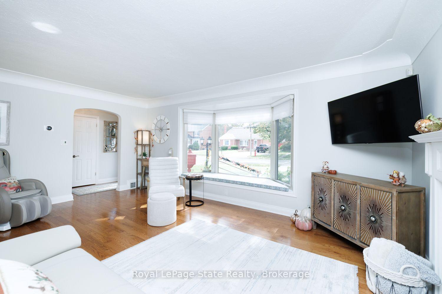 Photo 11 of 14 Charles Street, Hamilton, Stoney Creek — HOMEH