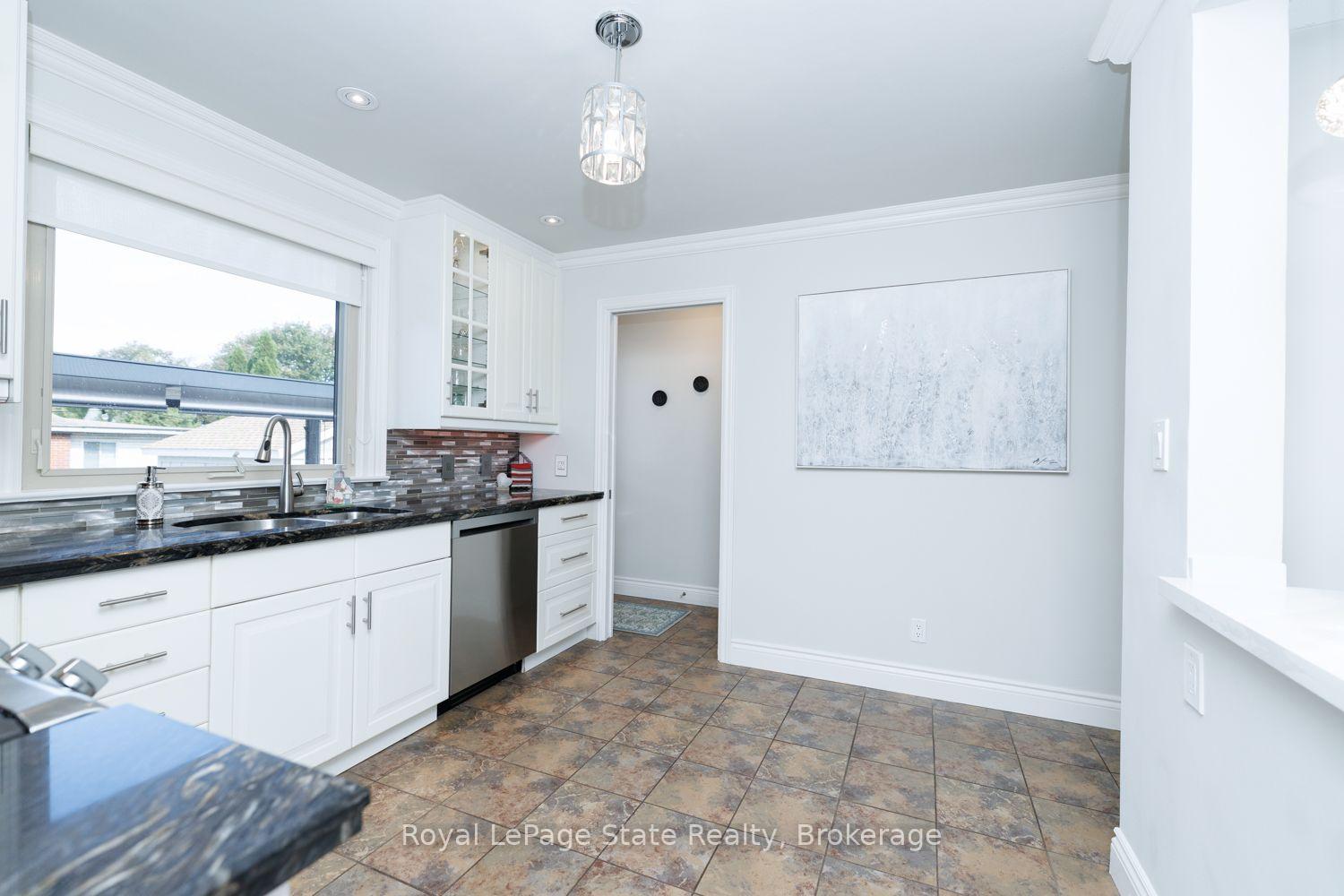 Photo 15 of 14 Charles Street, Hamilton, Stoney Creek — HOMEH