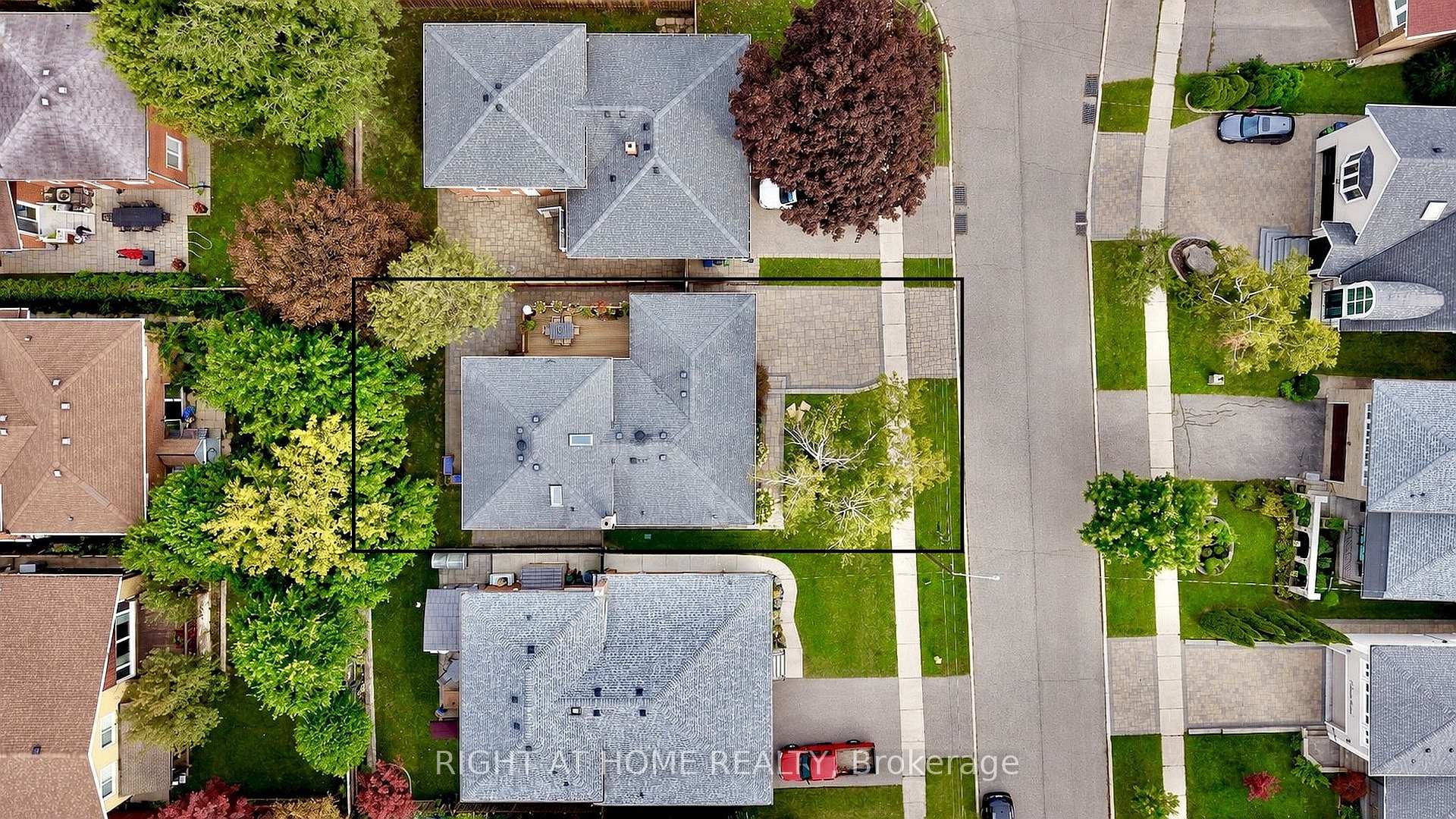 Photo 6 of 24 Stonedene Boulevard, North York, Westminster-Branson — HOMEH