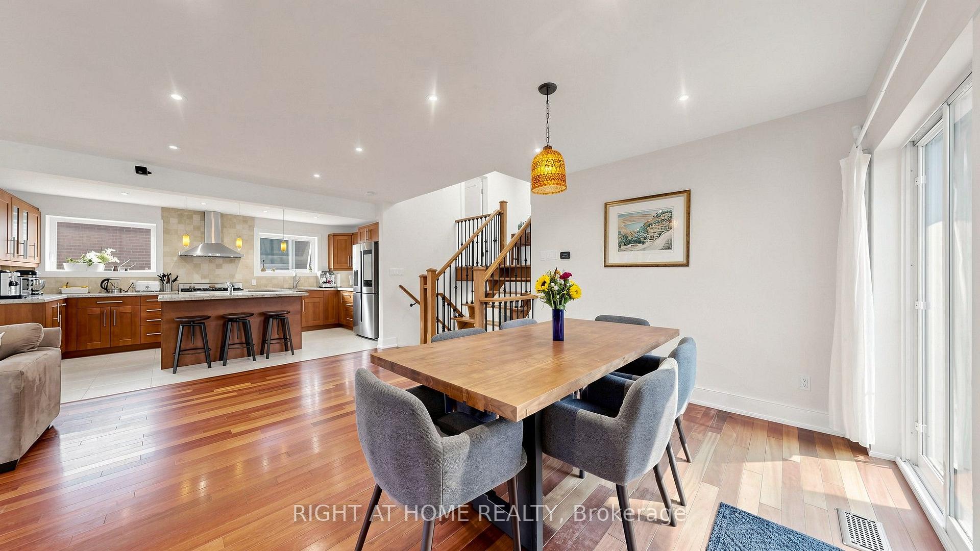 Photo 14 of 24 Stonedene Boulevard, North York, Westminster-Branson — HOMEH