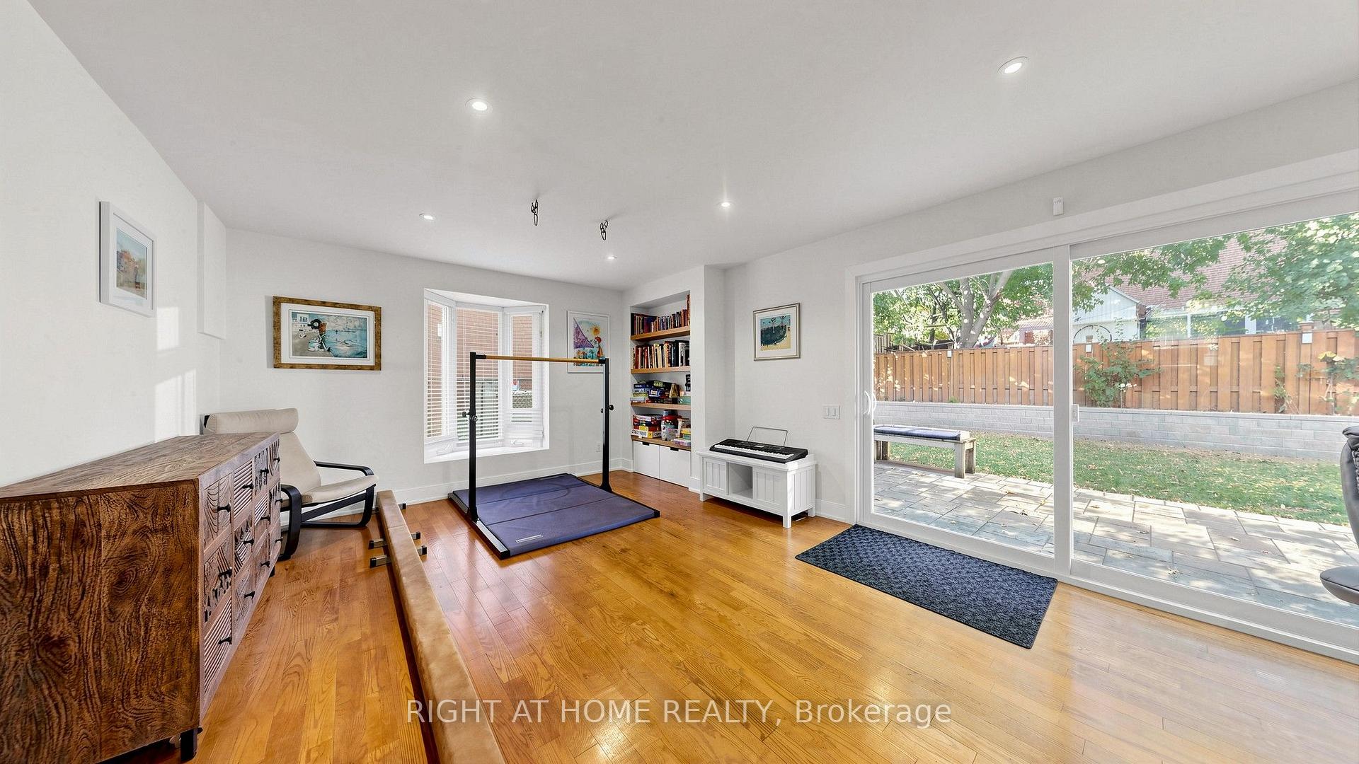 Photo 31 of 24 Stonedene Boulevard, North York, Westminster-Branson — HOMEH
