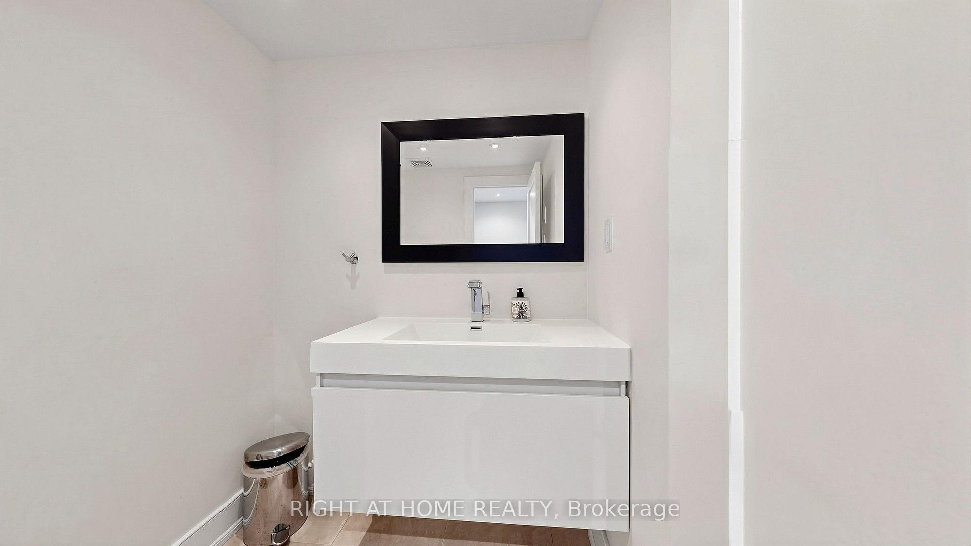 Photo 33 of 24 Stonedene Boulevard, North York, Westminster-Branson — HOMEH
