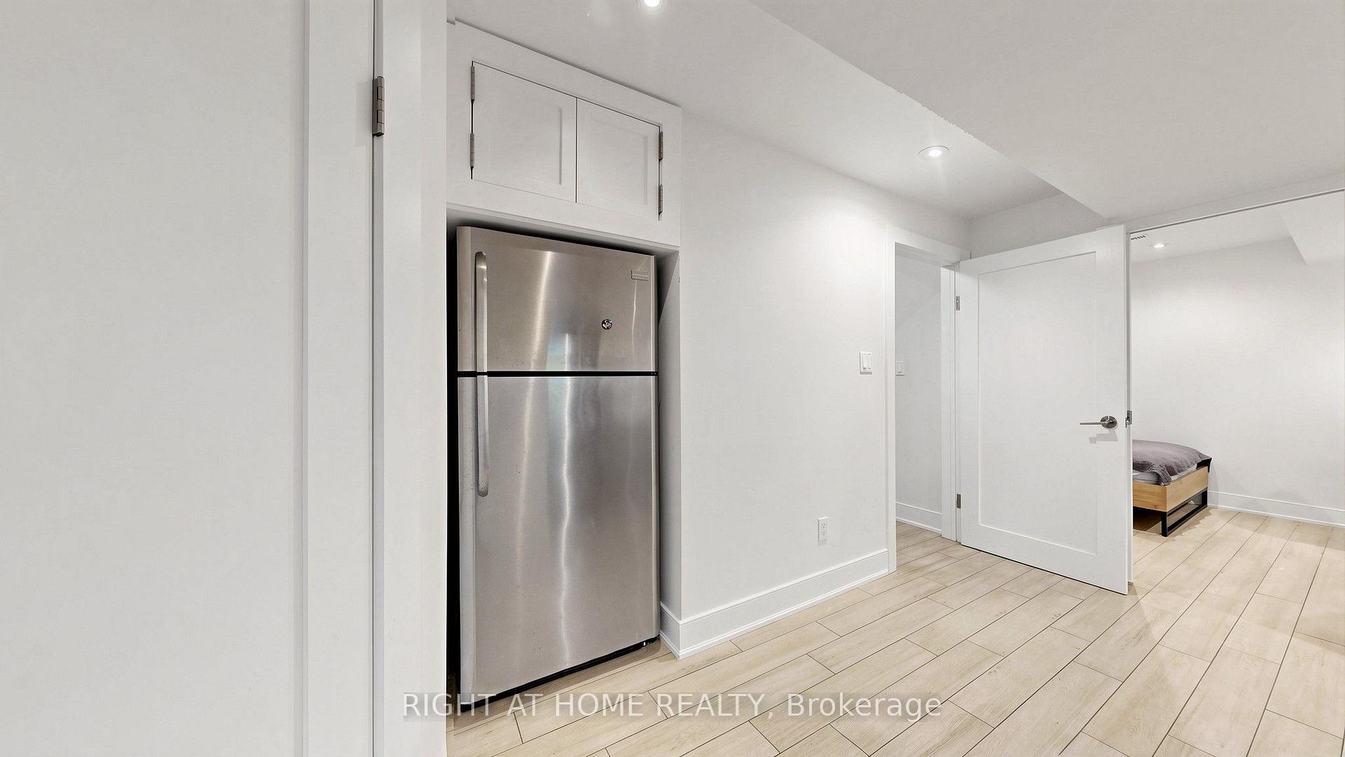 Photo 38 of 24 Stonedene Boulevard, North York, Westminster-Branson — HOMEH