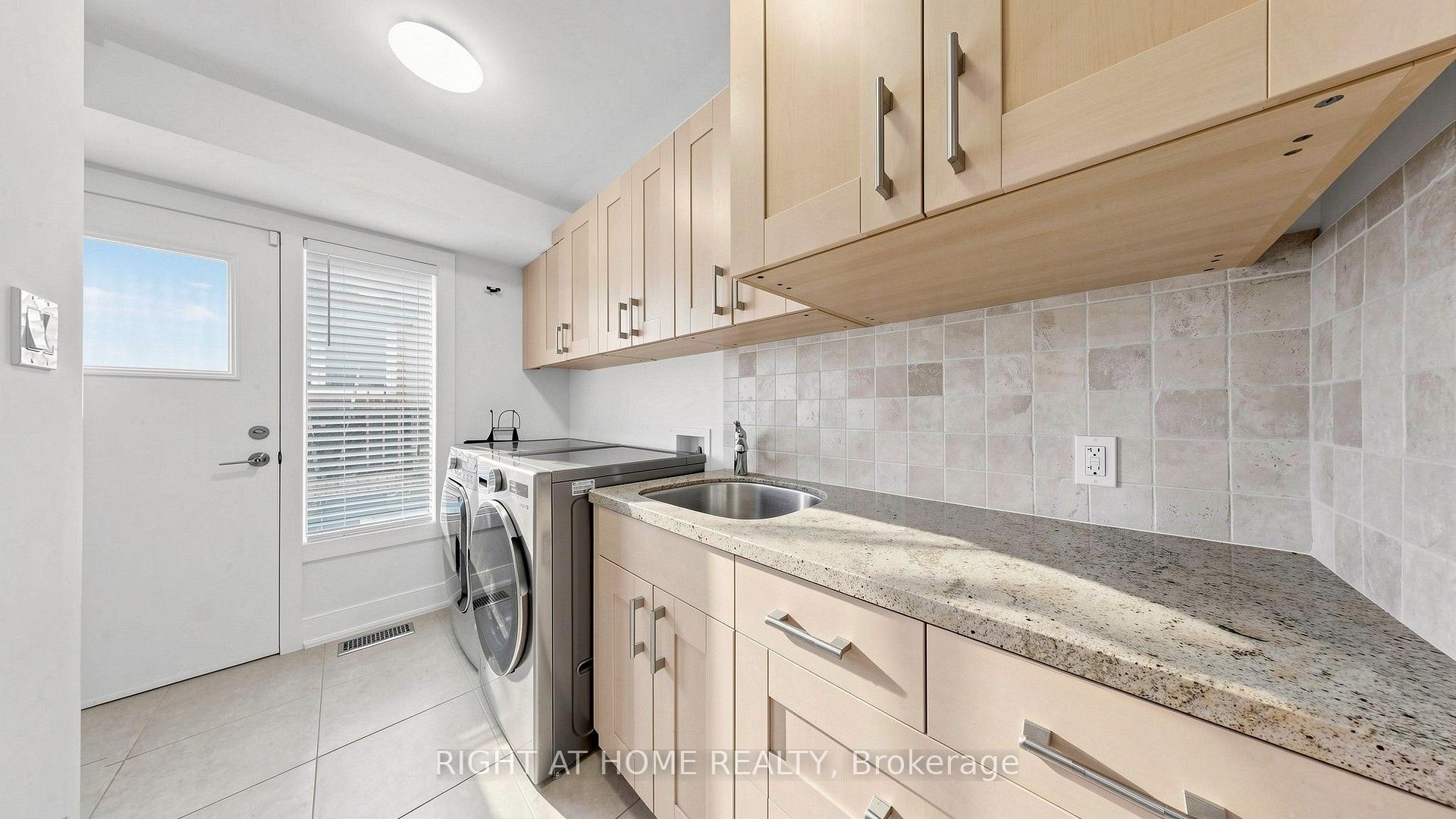Photo 42 of 24 Stonedene Boulevard, North York, Westminster-Branson — HOMEH