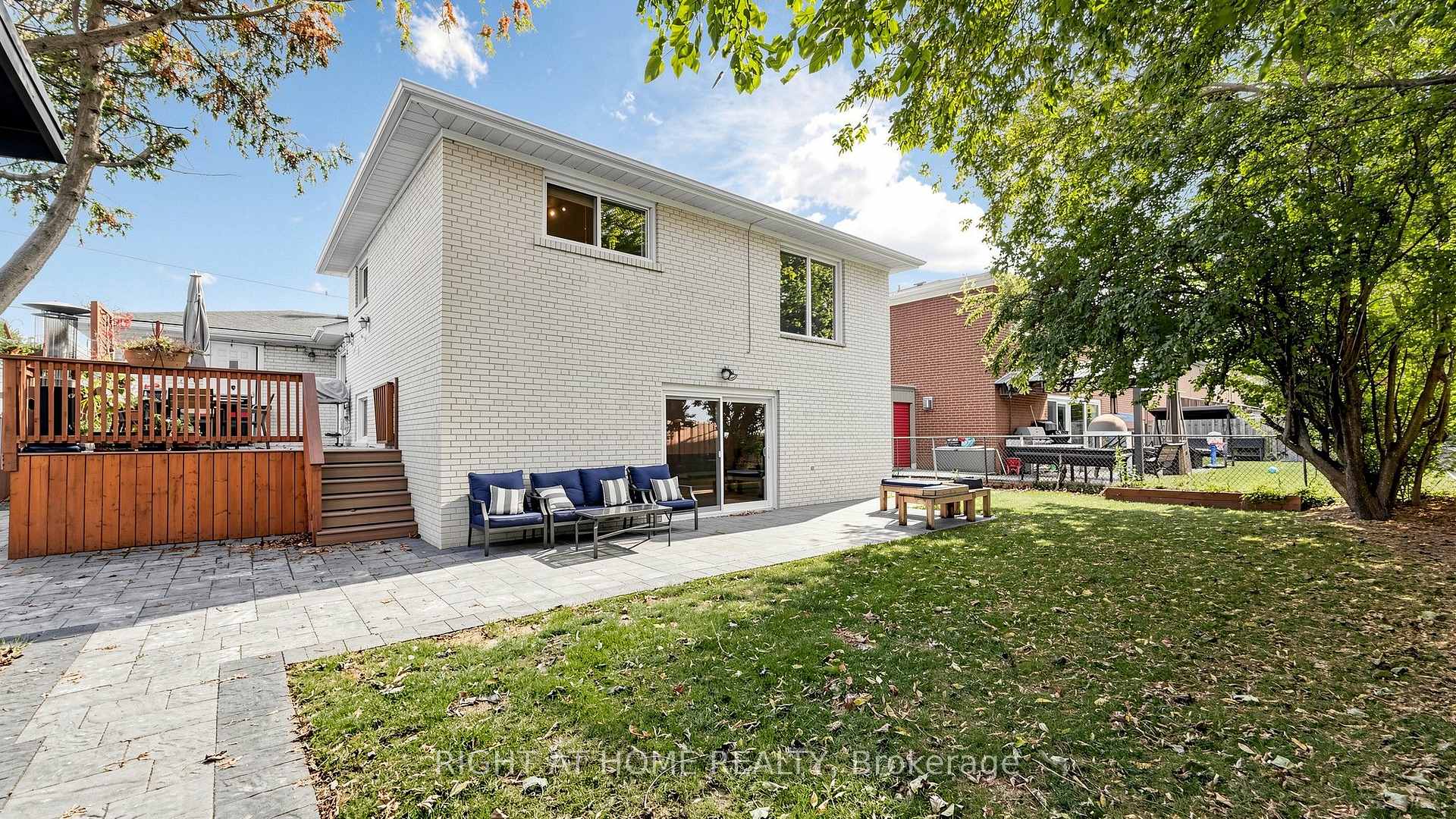 Photo 44 of 24 Stonedene Boulevard, North York, Westminster-Branson — HOMEH