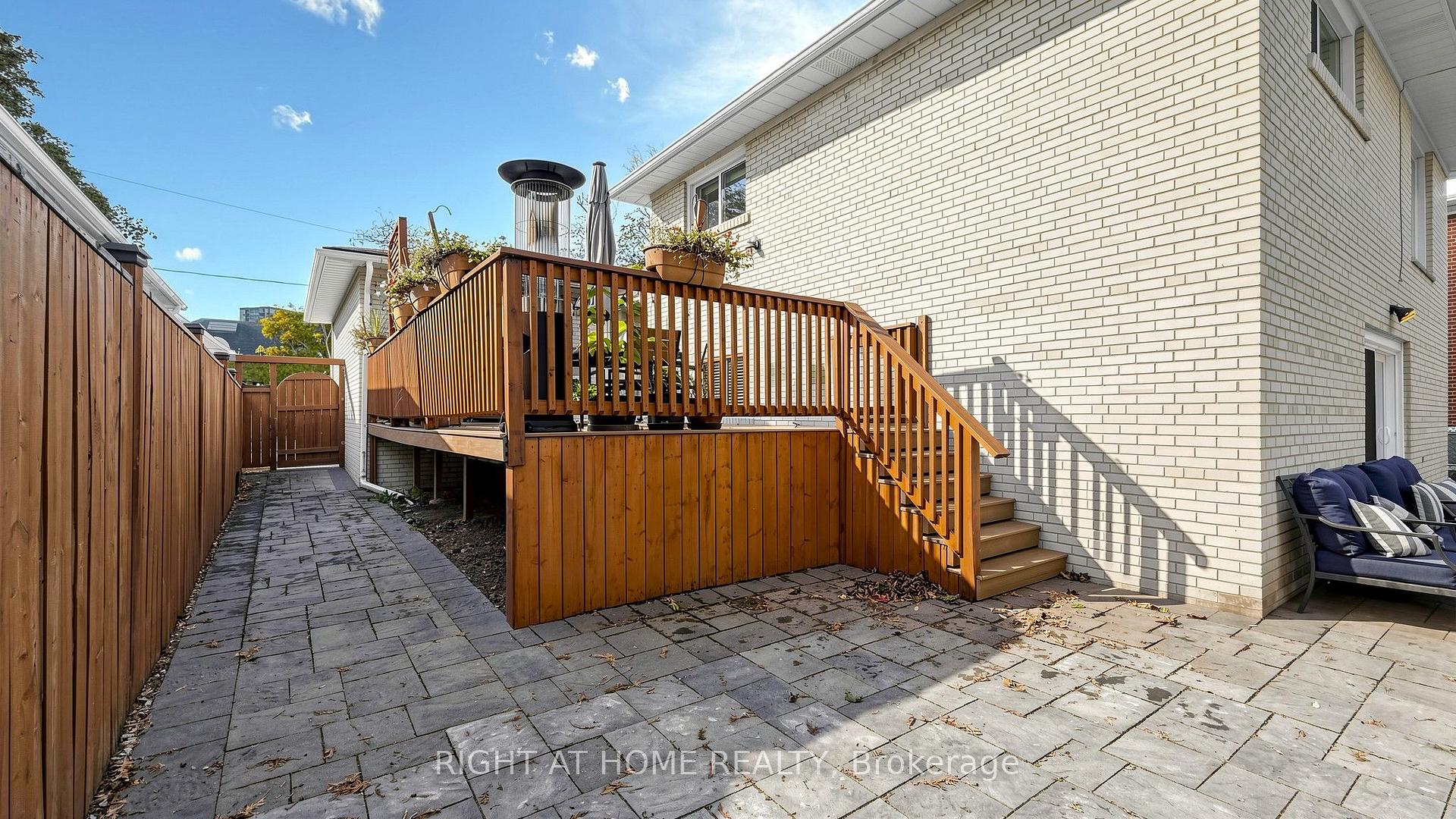Photo 45 of 24 Stonedene Boulevard, North York, Westminster-Branson — HOMEH