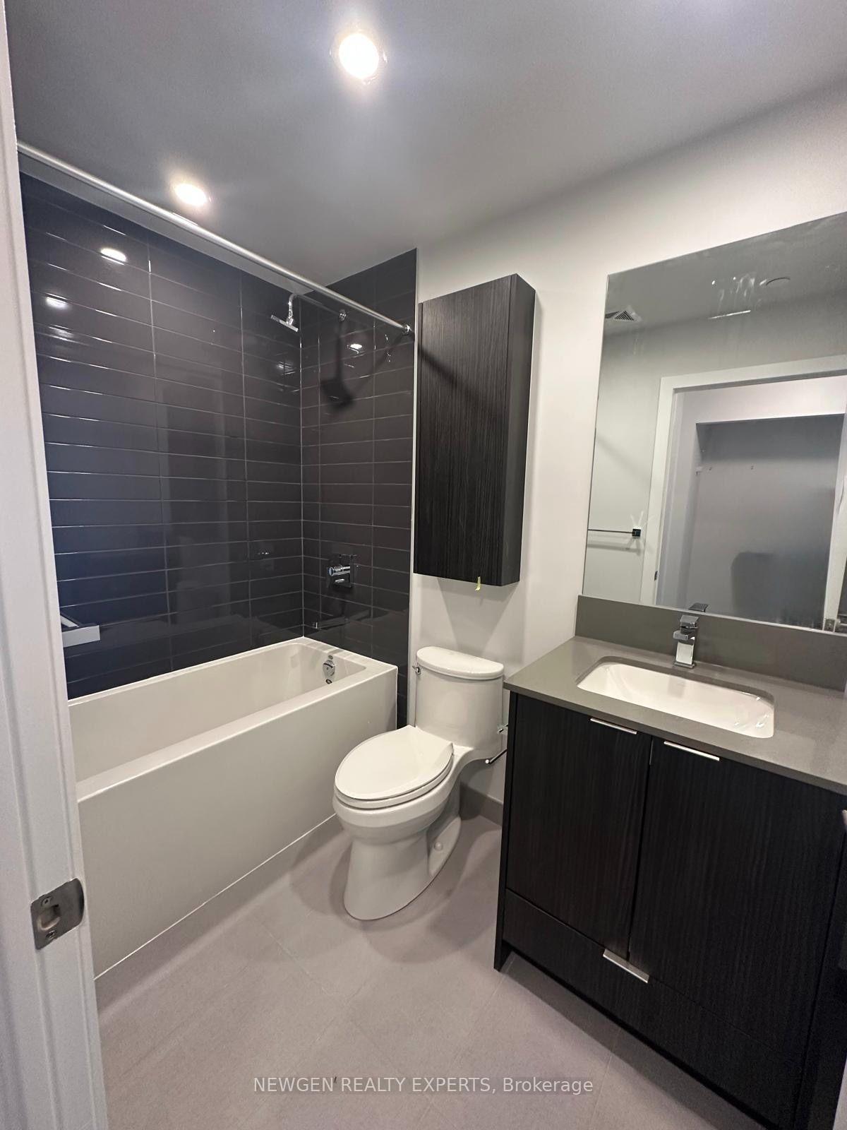 Photo 6 of Unit 3504, 430 Square One Drive, Mississauga, City Centre — HOMEH