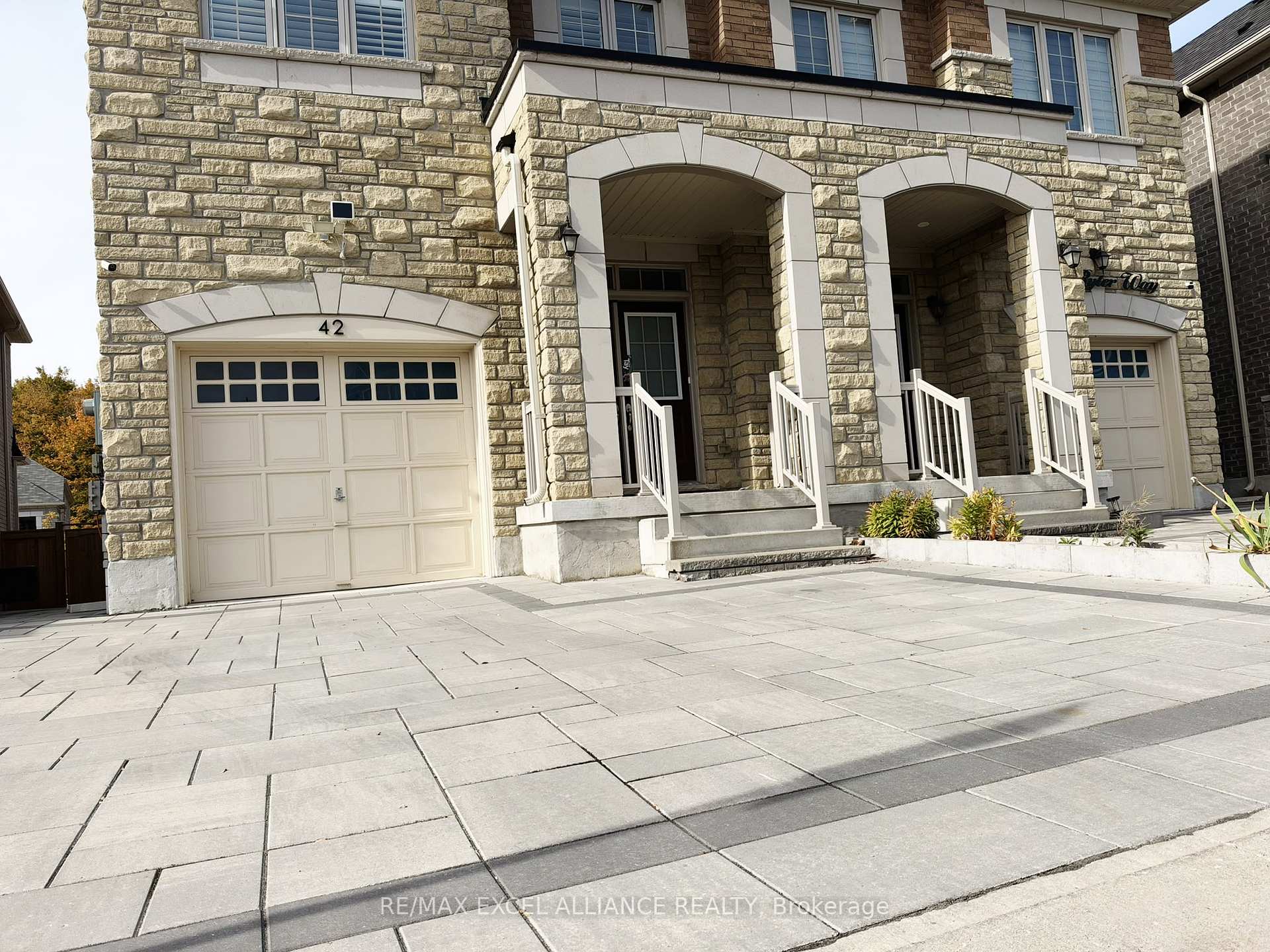 Photo 3 of 42 Ryler Way, Markham, Cedarwood — HOMEH
