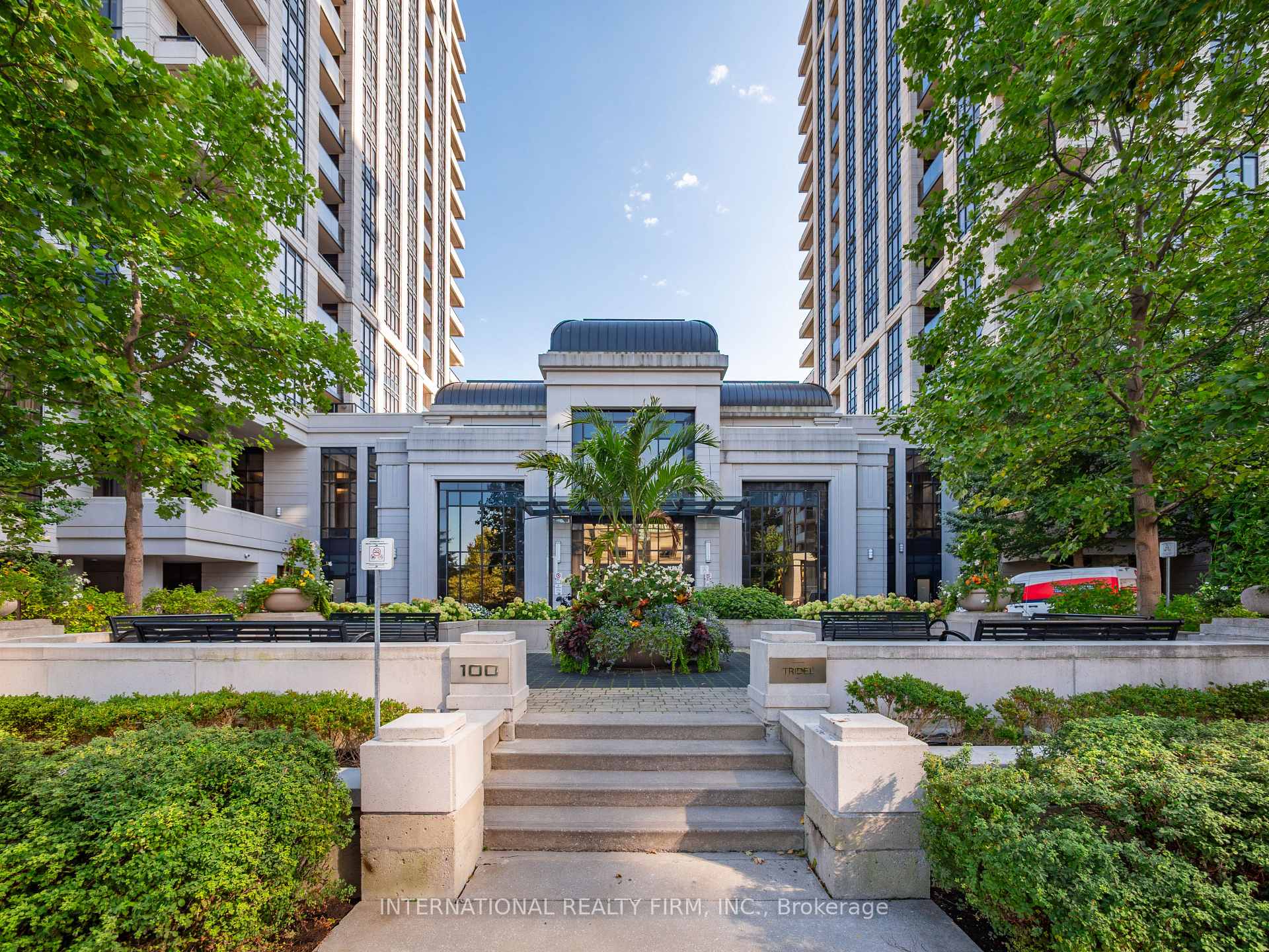 Photo of Unit 925, 100 Harrison Garden Boulevard