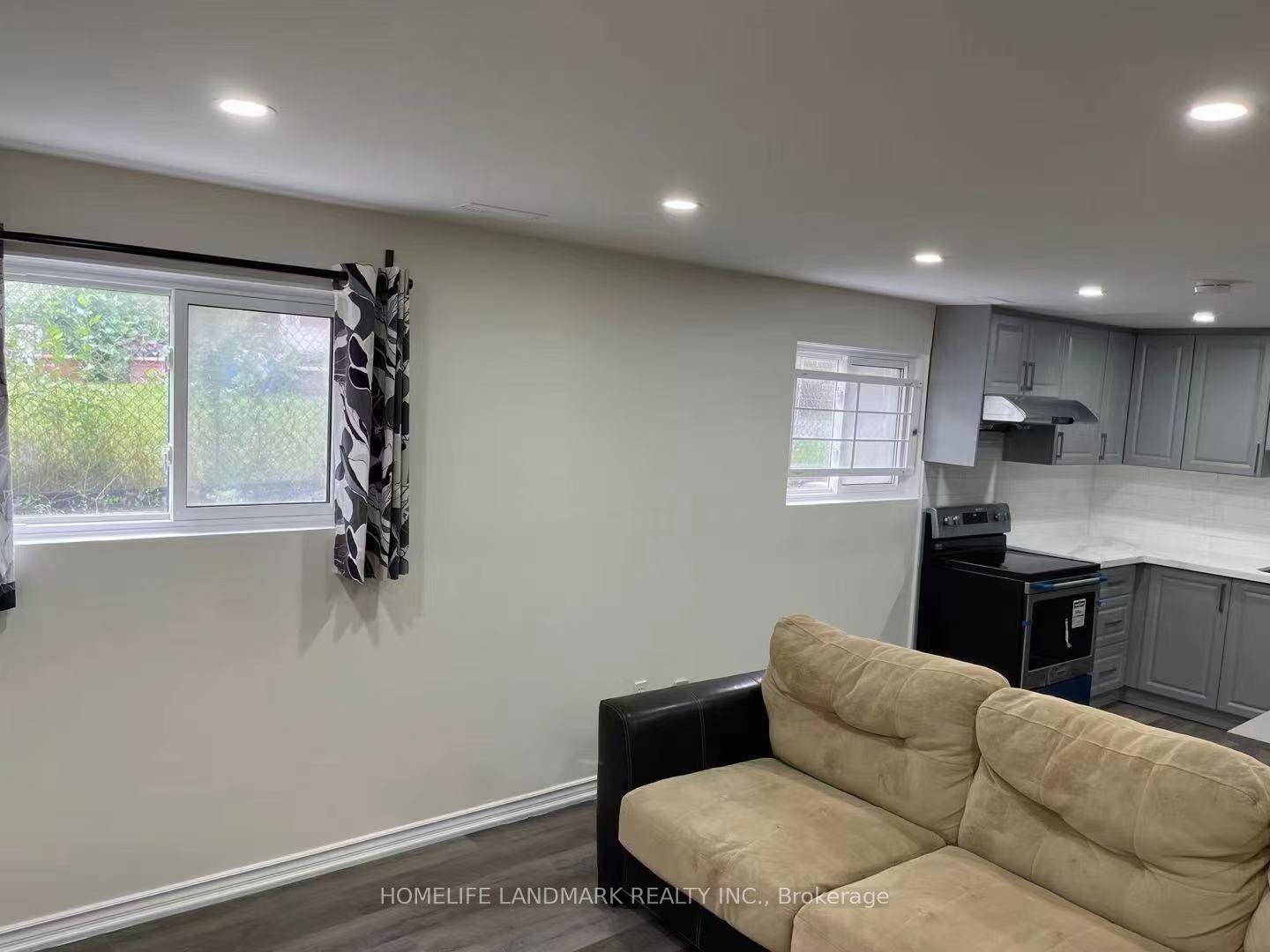 Photo 4 of Unit Basement, 8 Chalet Road, North York, Pleasant View — HOMEH