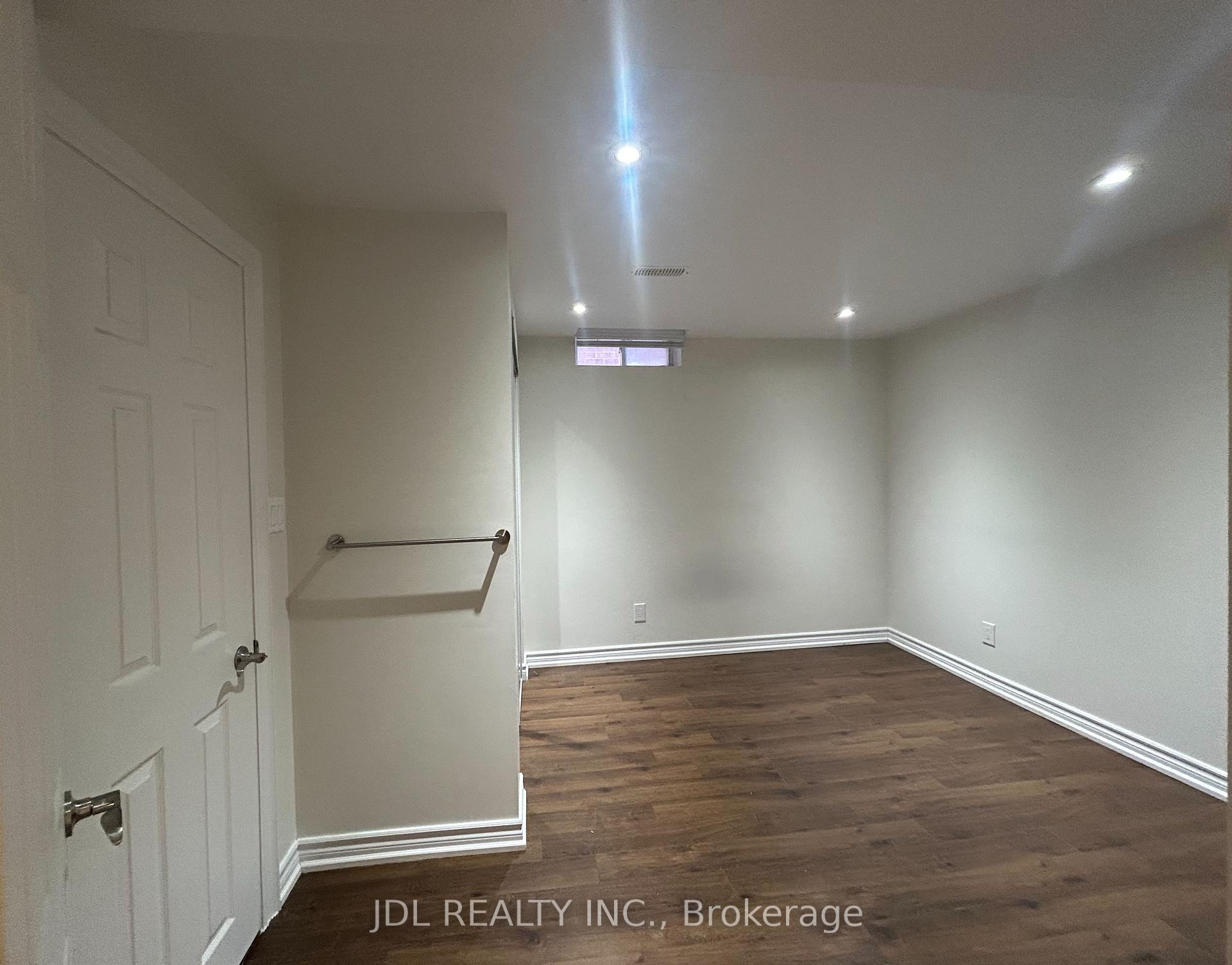 Photo 4 of Unit Two-Bedroom Unit bsmt, 36 Bendamere Cres, Markham, Buttonville — HOMEH