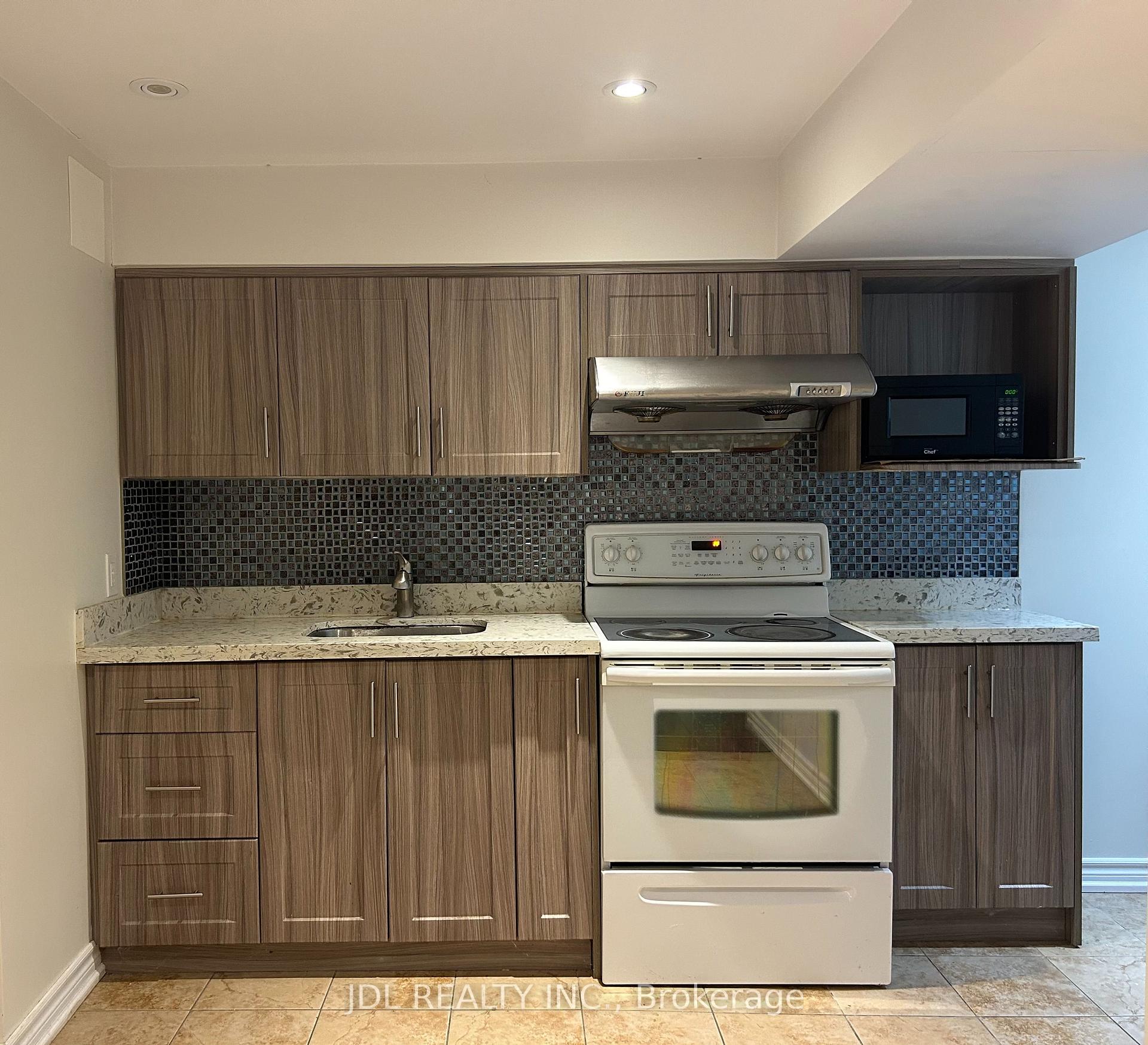 Photo 8 of Unit Two-Bedroom Unit bsmt, 36 Bendamere Cres, Markham, Buttonville — HOMEH