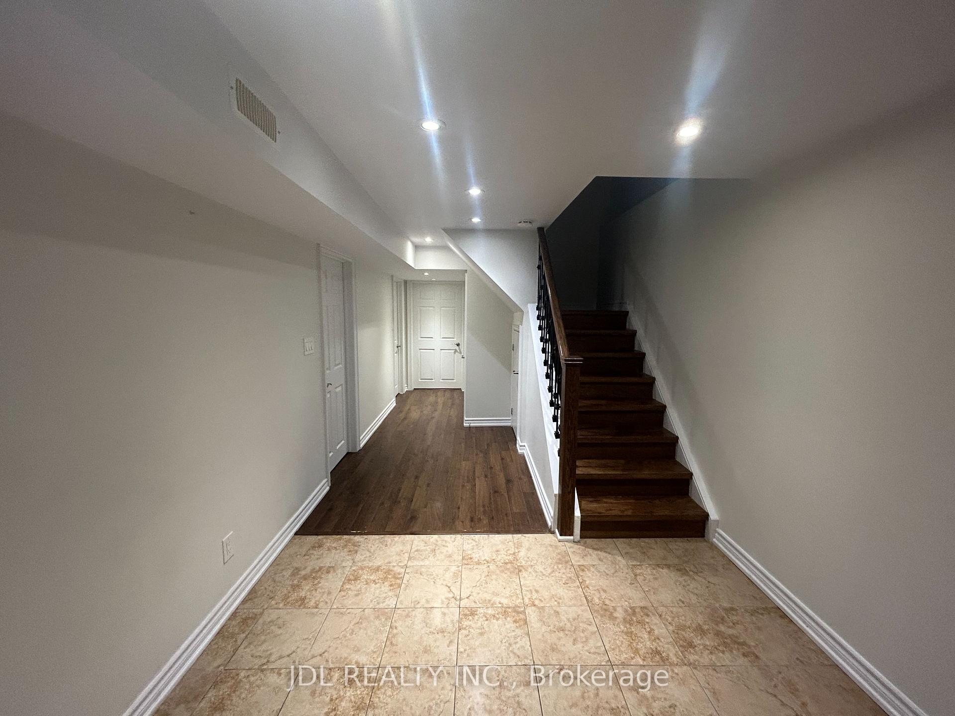 Photo 10 of Unit Two-Bedroom Unit bsmt, 36 Bendamere Cres, Markham, Buttonville — HOMEH