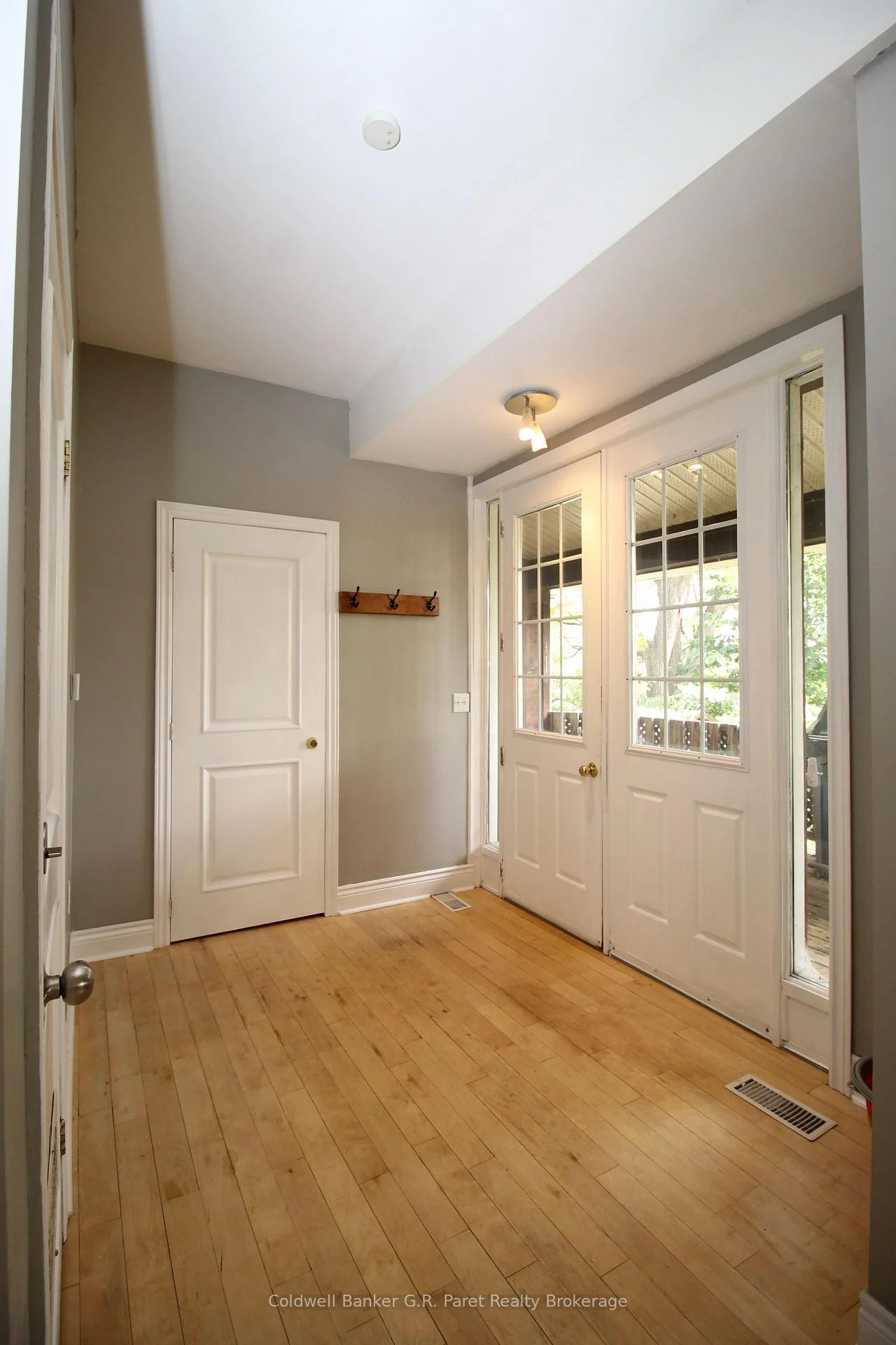 Photo 12 of 340 Riverside Drive, London, North N — HOMEH