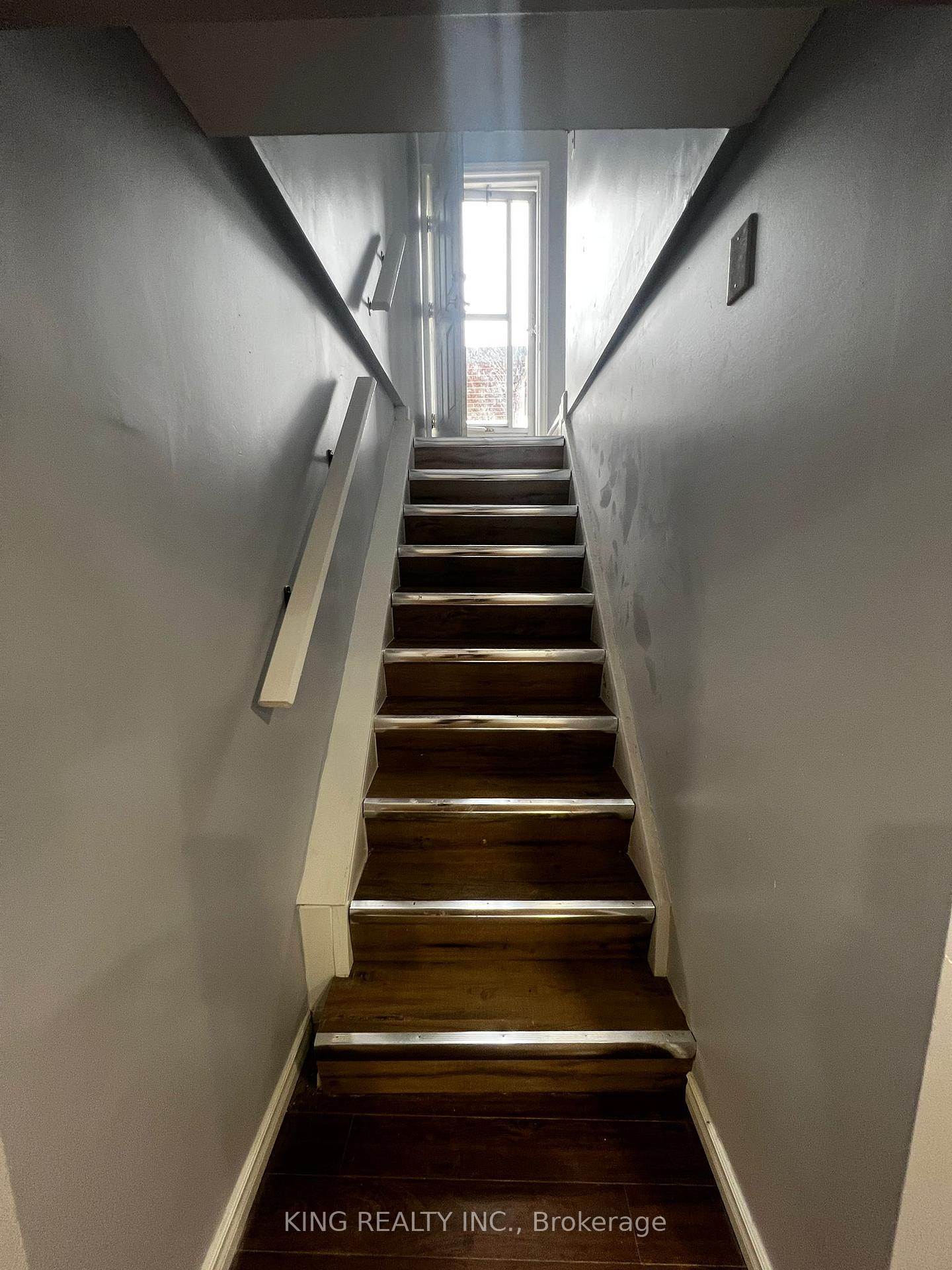 Photo 15 of 6 Genevive Crescent, London, East C — HOMEH