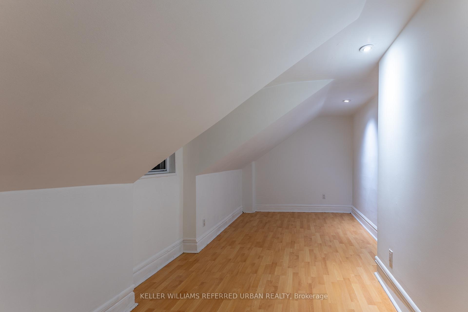 Photo 7 of Unit Upper, 716 Lansdowne Avenue, Toronto, Dovercourt-Wallace Emerson-Junction — HOMEH