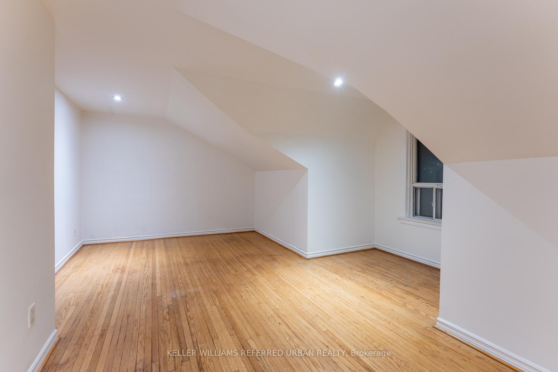 Photo 8 of Unit Upper, 716 Lansdowne Avenue, Toronto, Dovercourt-Wallace Emerson-Junction — HOMEH