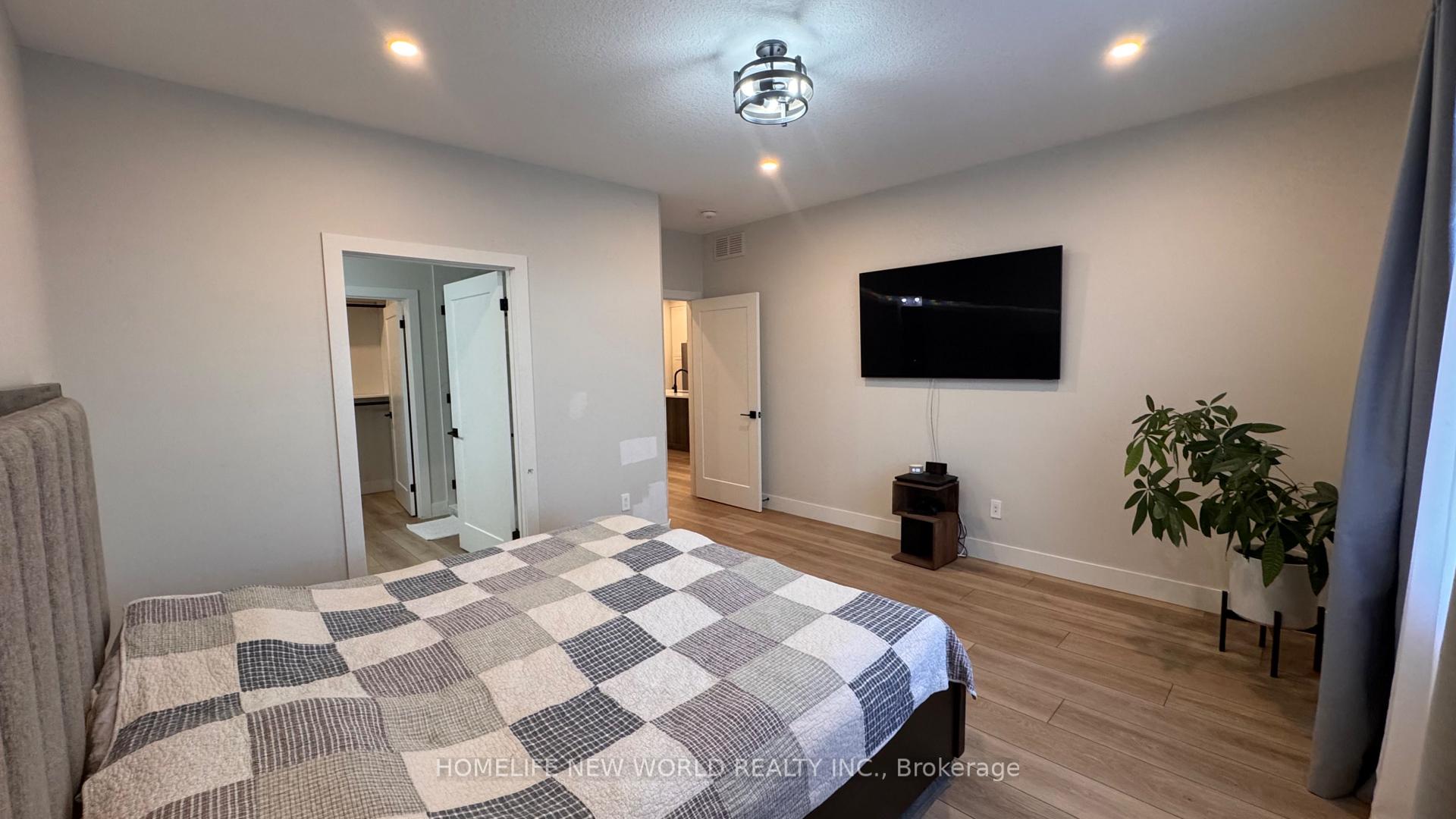 Photo 24 of 118 Devinwood Avenue, Brockton — HOMEH