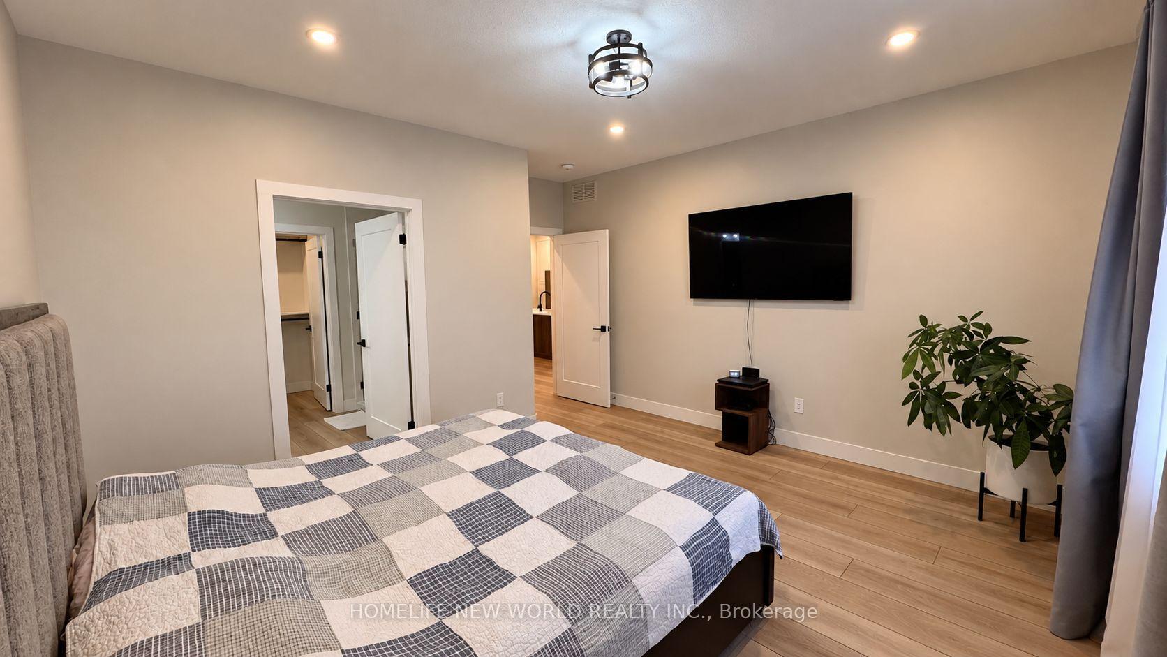 Photo 25 of 118 Devinwood Avenue, Brockton — HOMEH