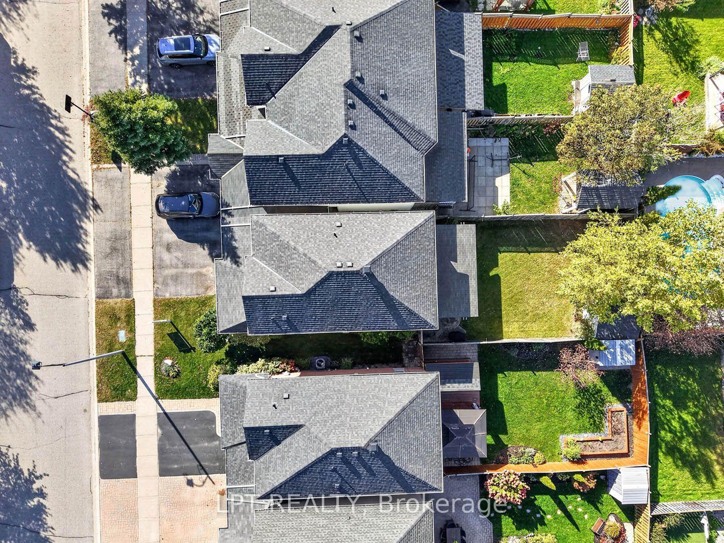 Photo 5 of 32 Primeau Avenue, Whitby, Brooklin — HOMEH