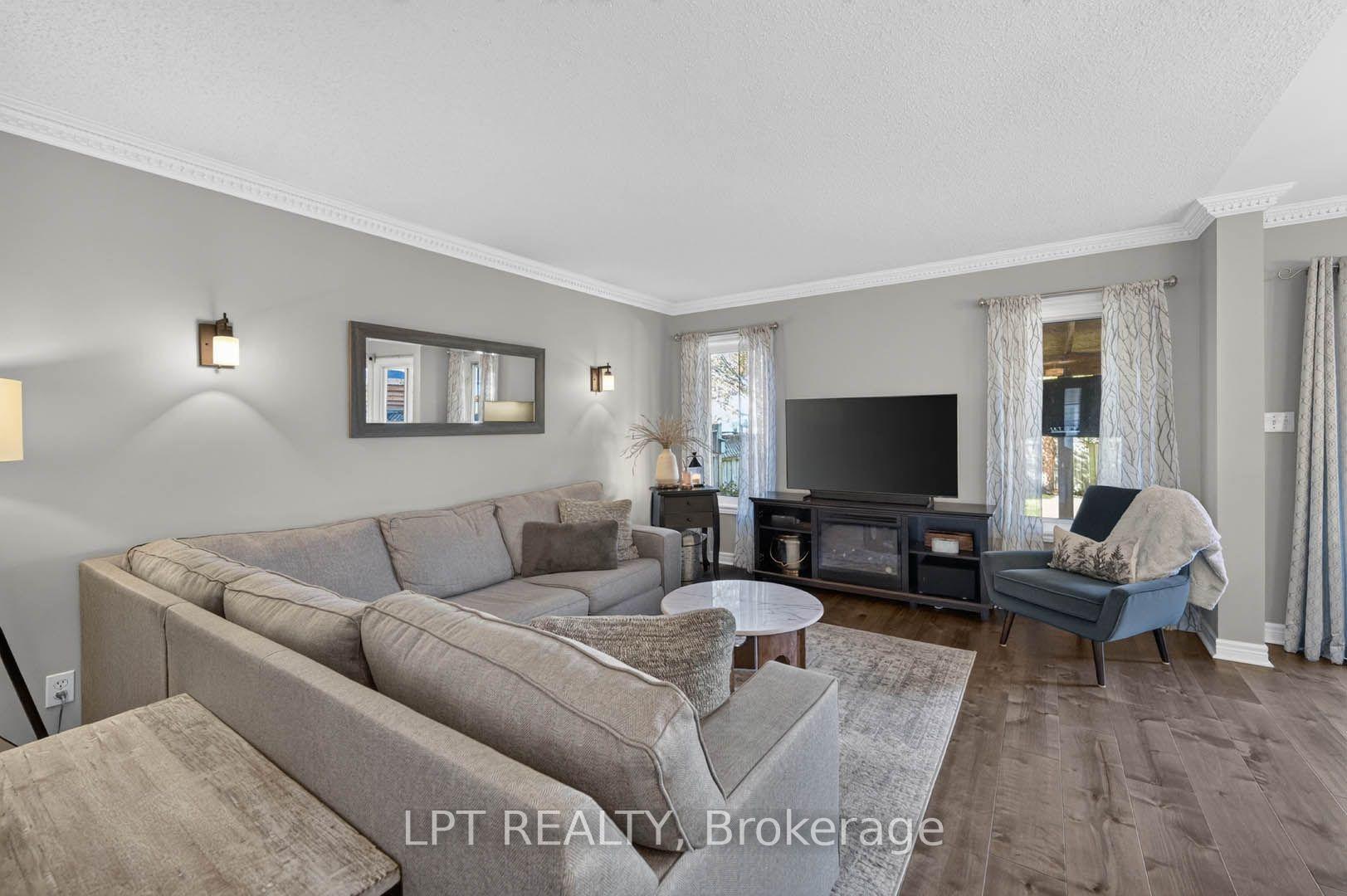 Photo 10 of 32 Primeau Avenue, Whitby, Brooklin — HOMEH