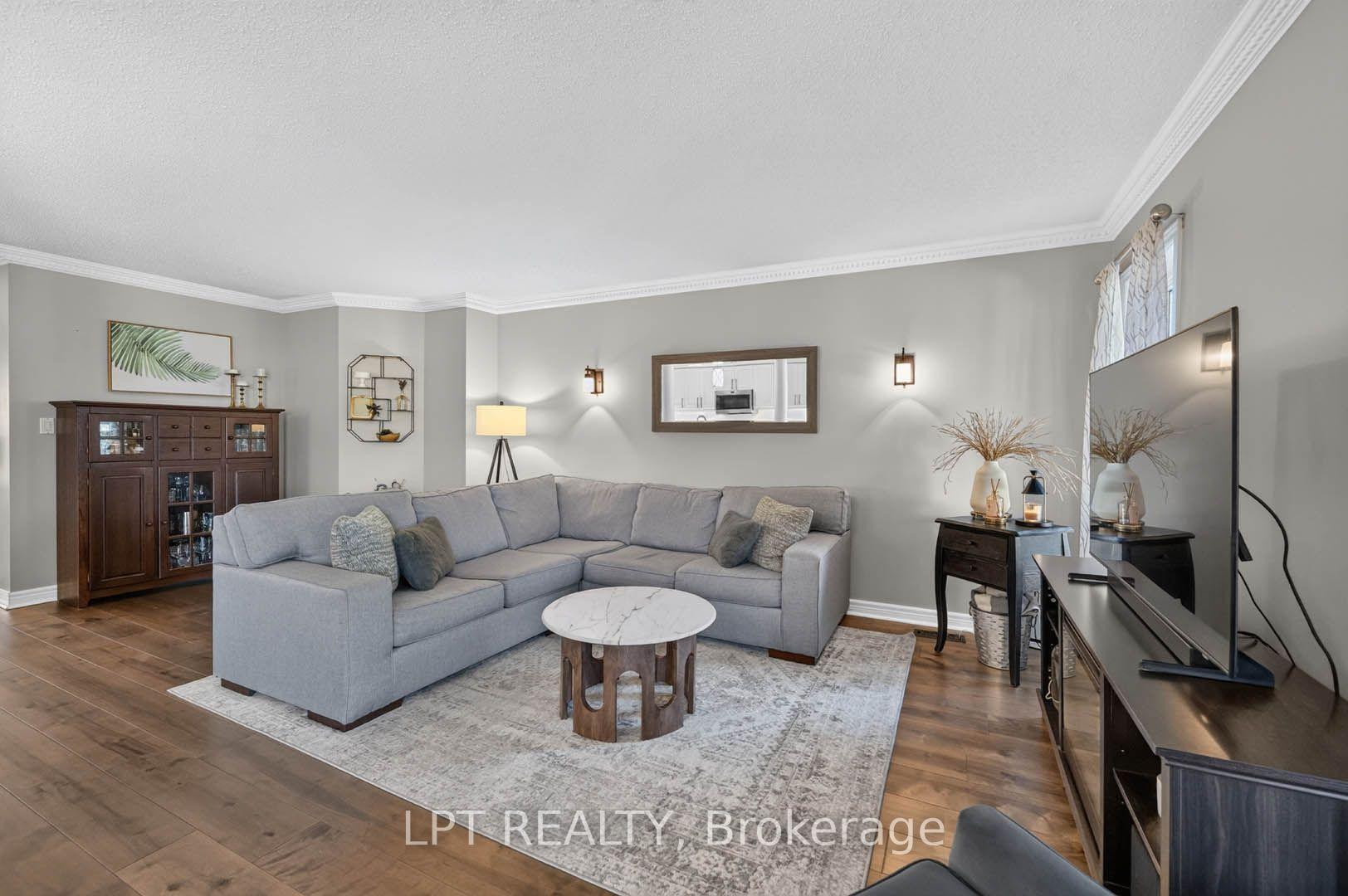 Photo 12 of 32 Primeau Avenue, Whitby, Brooklin — HOMEH