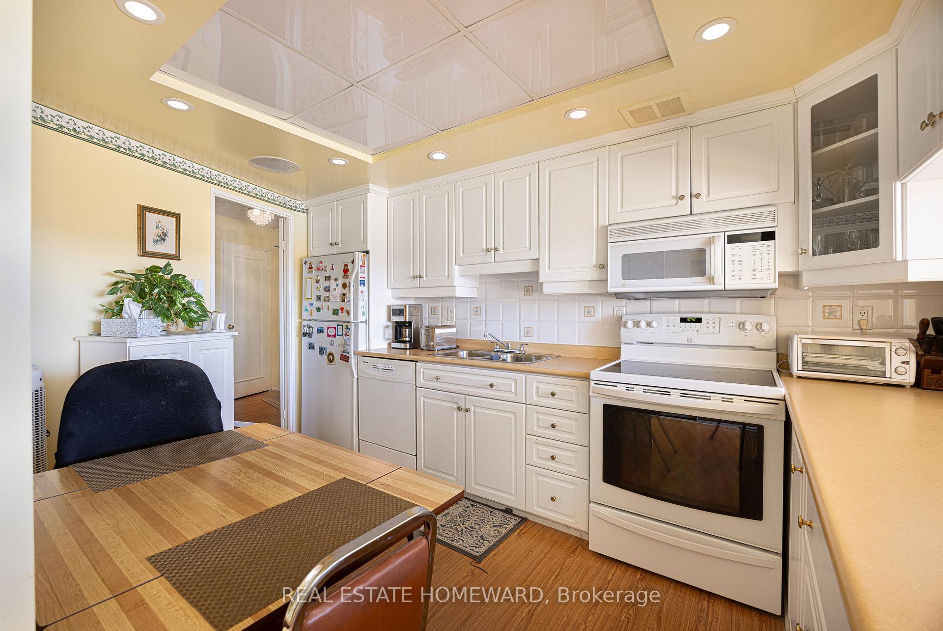Photo 10 of Unit 1007, 3303 Don Mills Road, North York, Don Valley Village — HOMEH