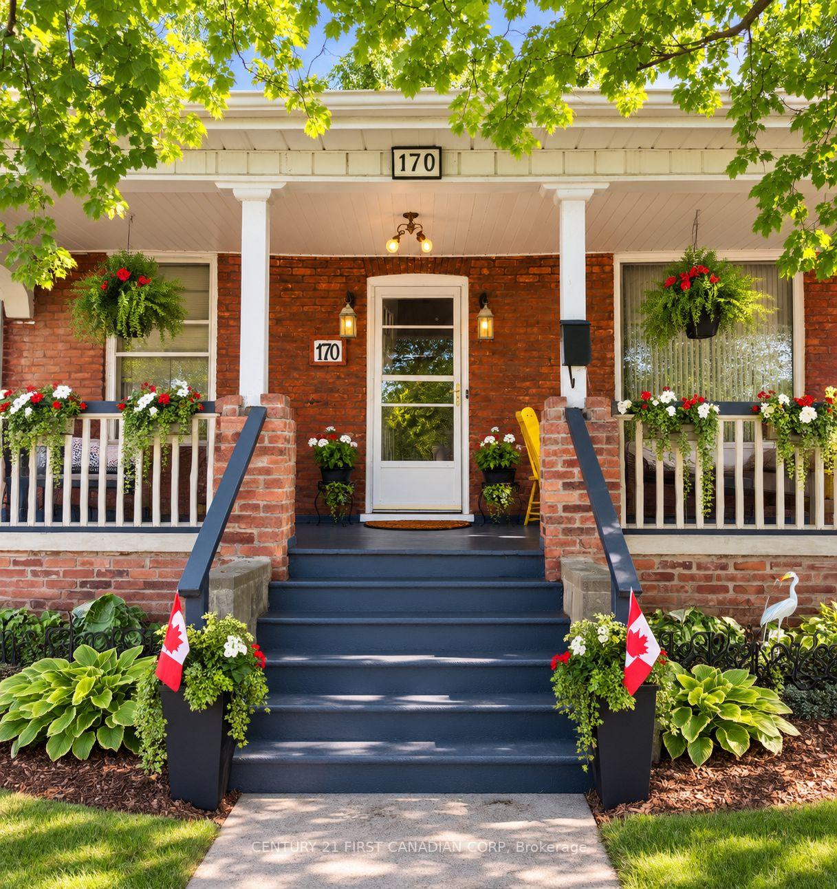Photo of 170 Wellington Street E