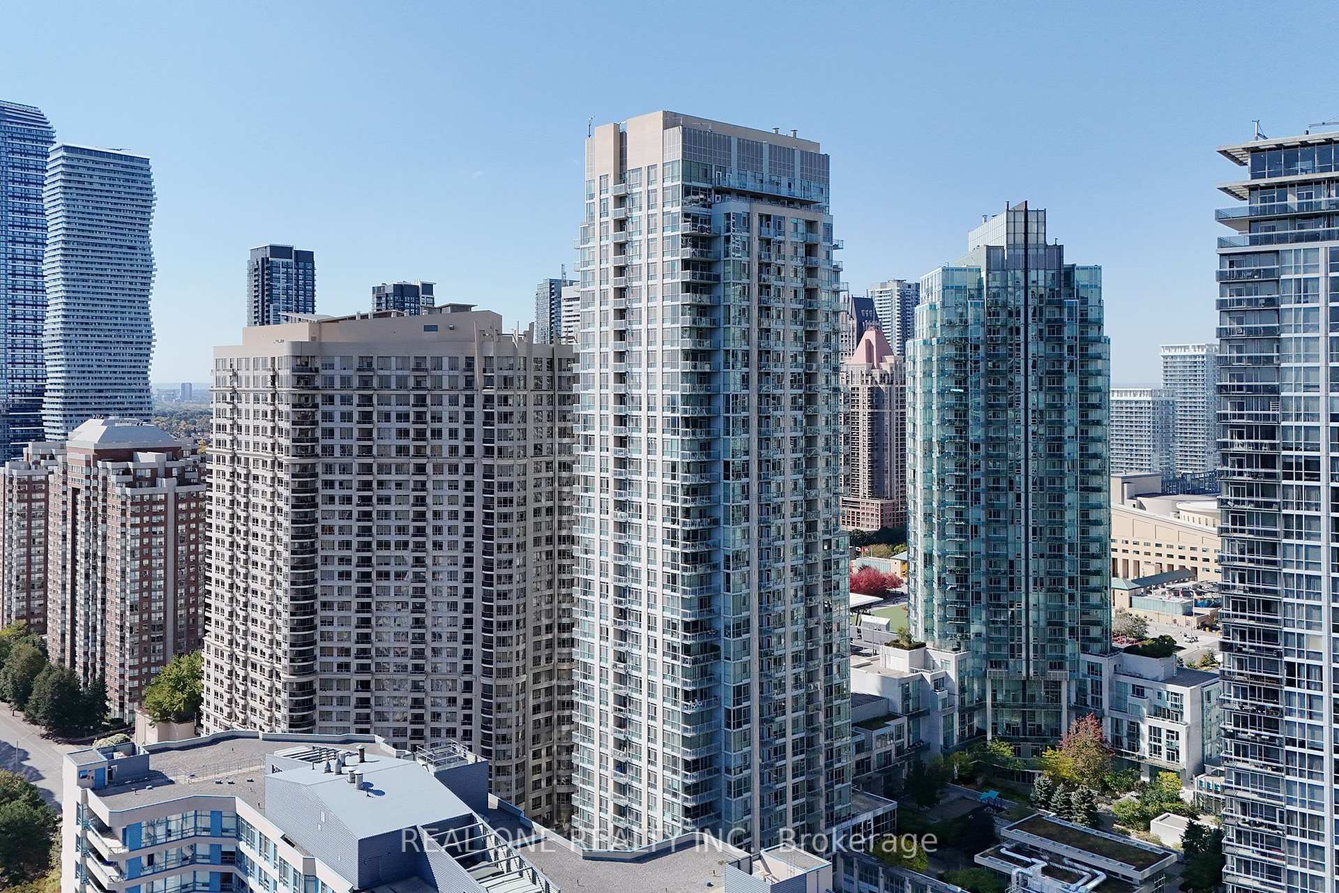 Photo 3 of Unit 1611, 225 Webb Drive, Mississauga, City Centre — HOMEH