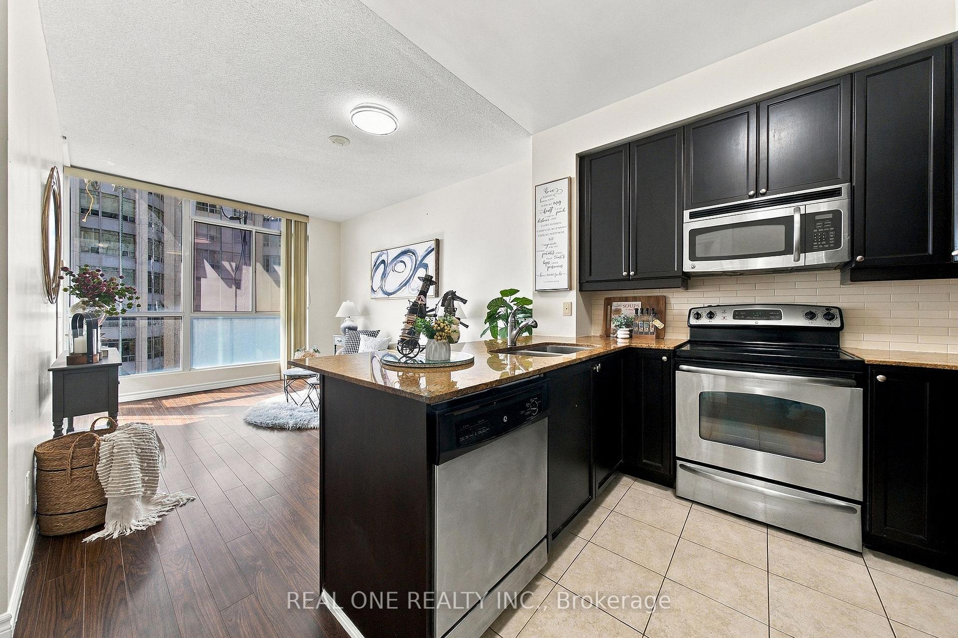 Photo 9 of Unit 1611, 225 Webb Drive, Mississauga, City Centre — HOMEH