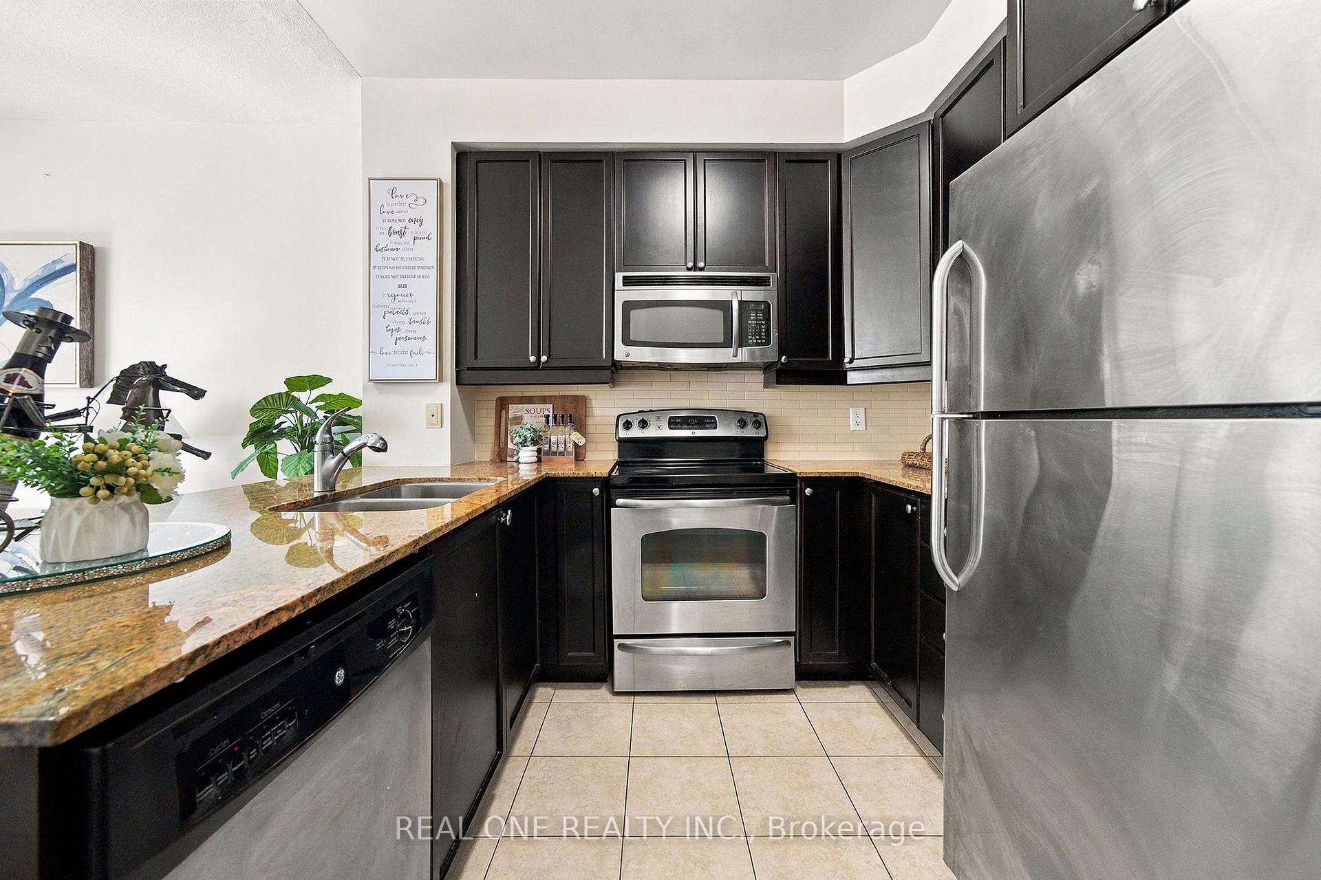 Photo 10 of Unit 1611, 225 Webb Drive, Mississauga, City Centre — HOMEH