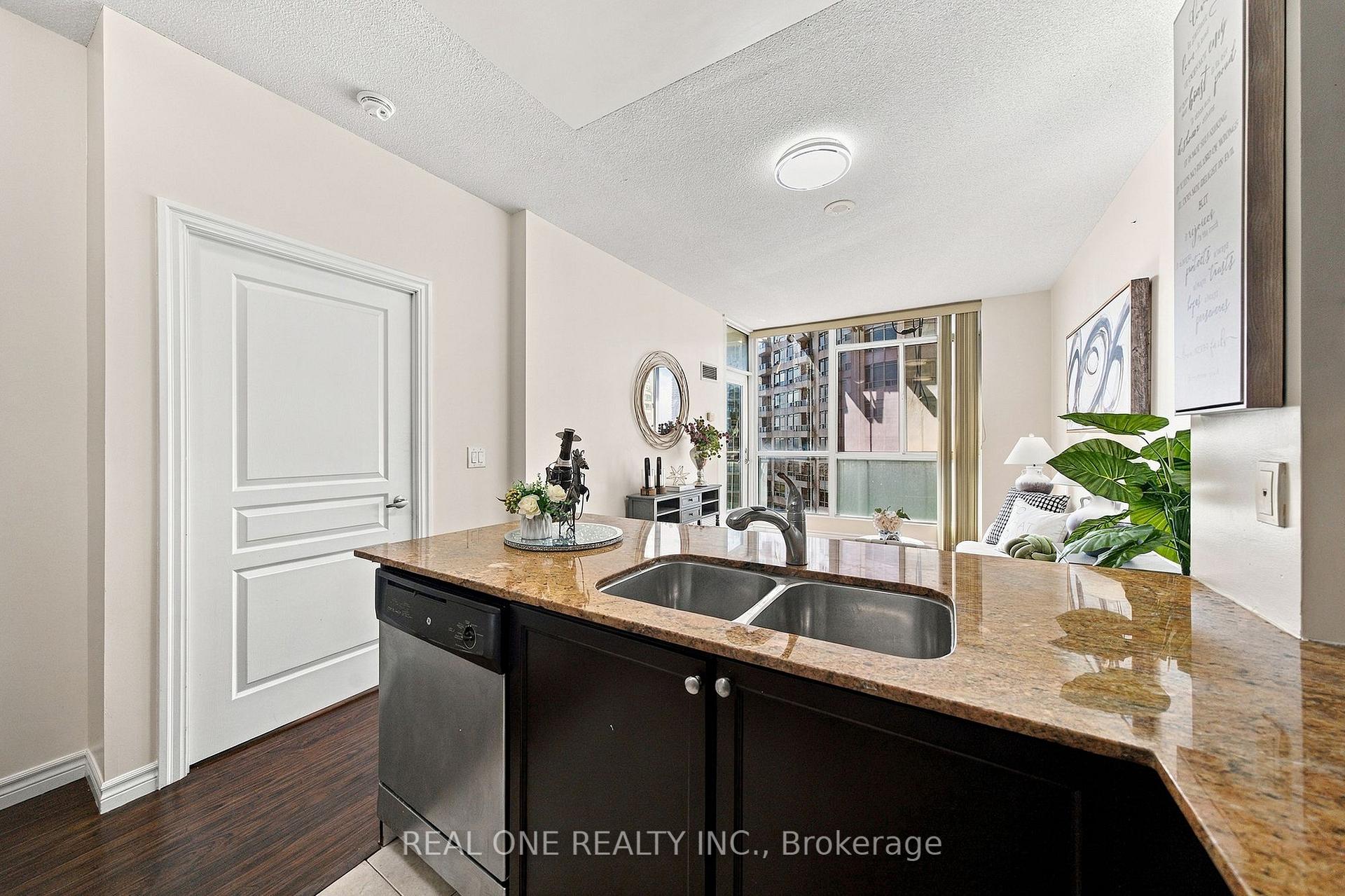 Photo 18 of Unit 1611, 225 Webb Drive, Mississauga, City Centre — HOMEH