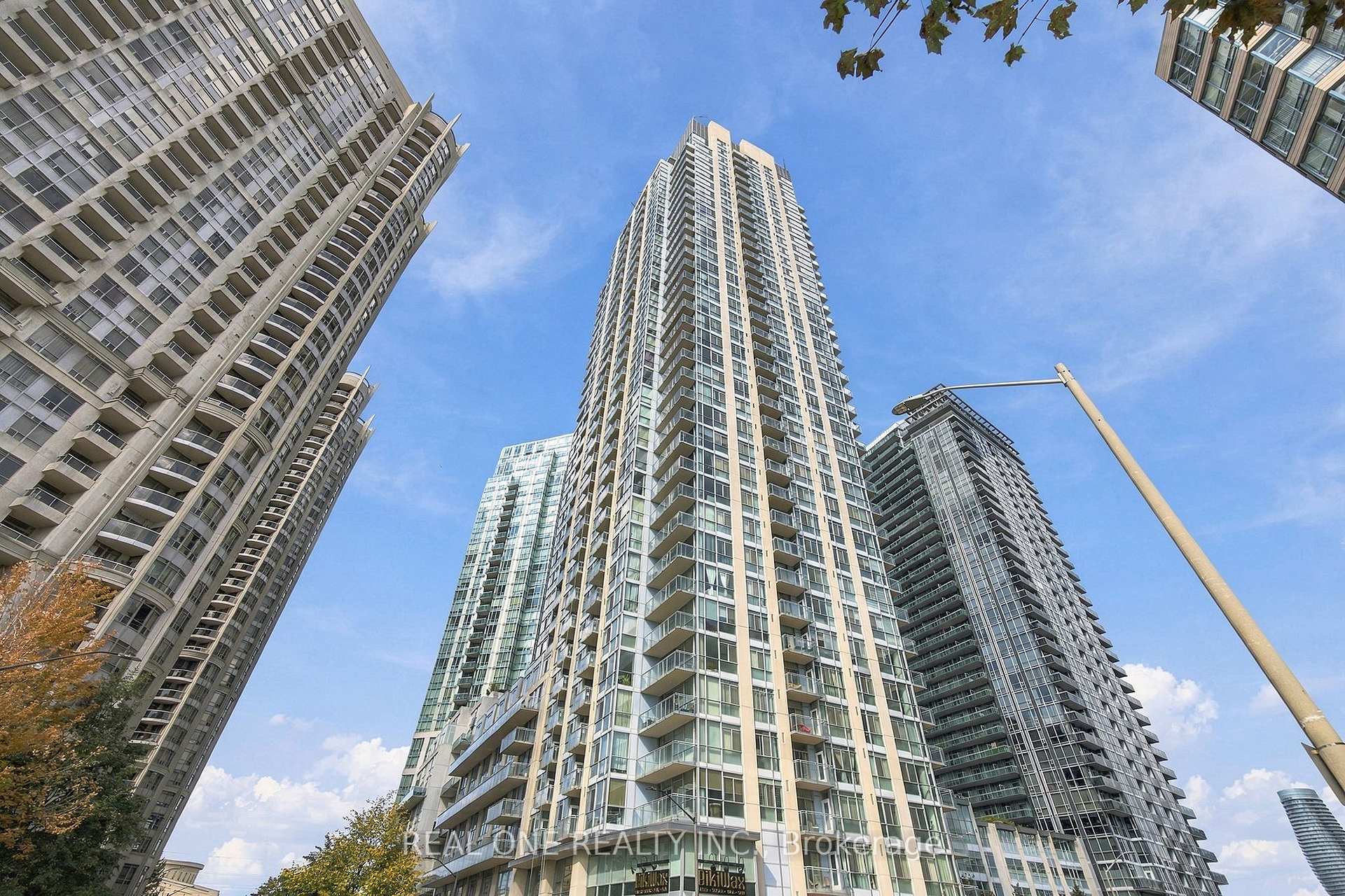 Photo 32 of Unit 1611, 225 Webb Drive, Mississauga, City Centre — HOMEH