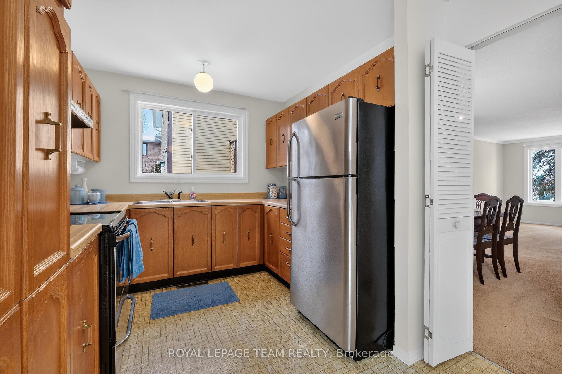Photo 8 of 97 Huntsman Crescent, Ottawa, Kanata - Bridlewood — HOMEH