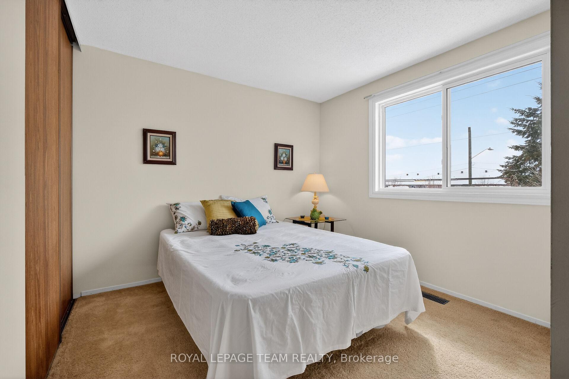 Photo 13 of 97 Huntsman Crescent, Ottawa, Kanata - Bridlewood — HOMEH