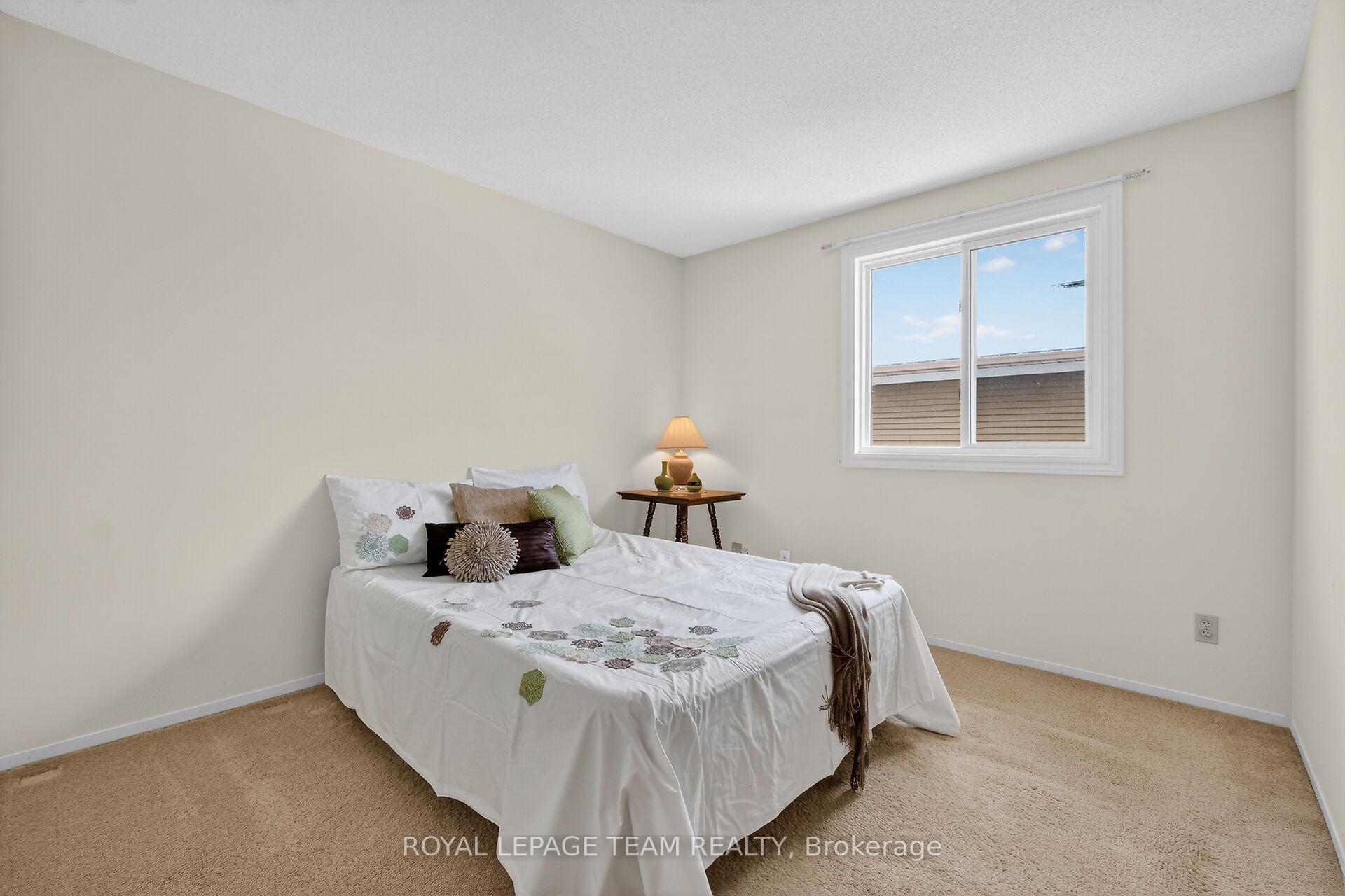 Photo 15 of 97 Huntsman Crescent, Ottawa, Kanata - Bridlewood — HOMEH
