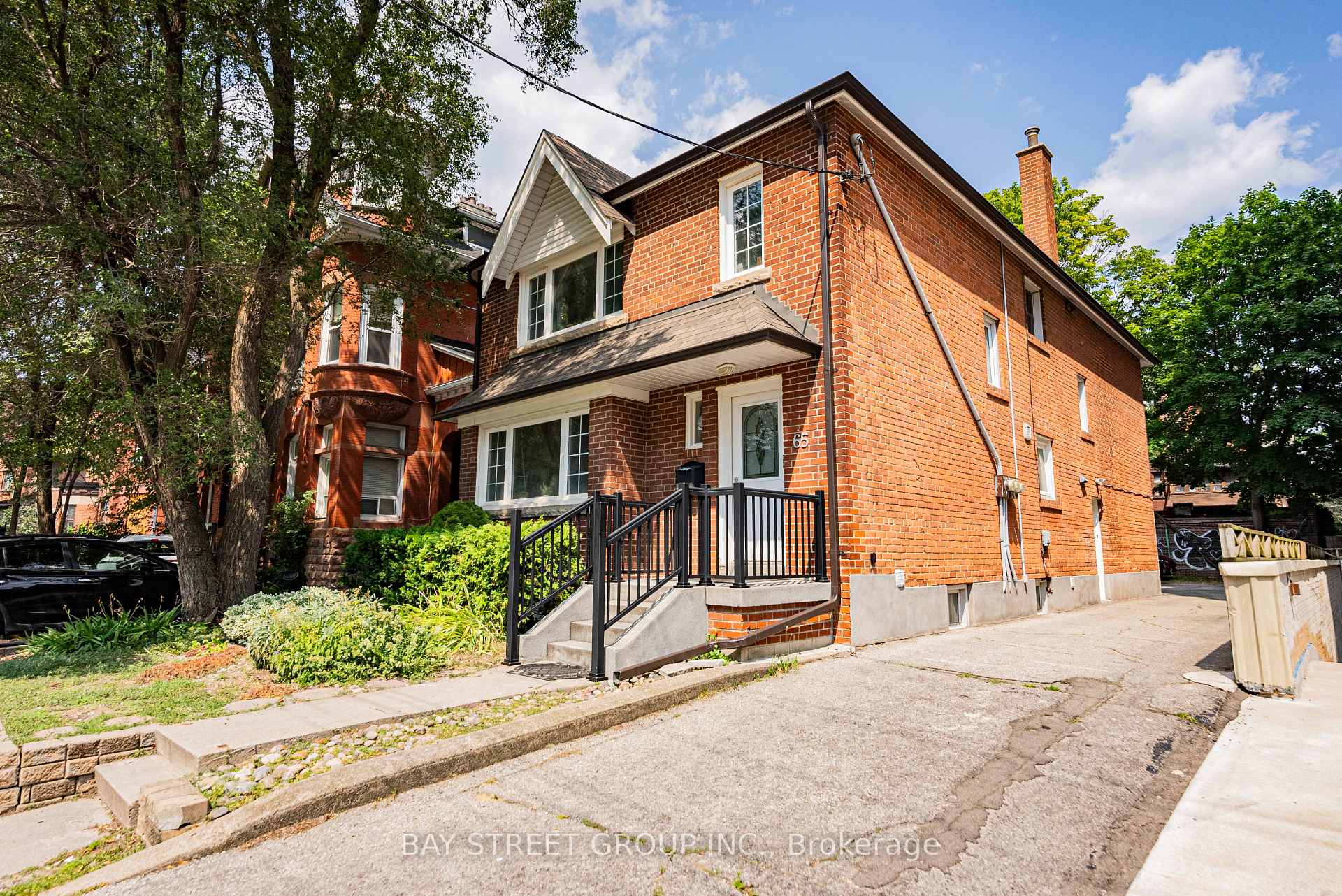 Photo of 65 Spadina Road