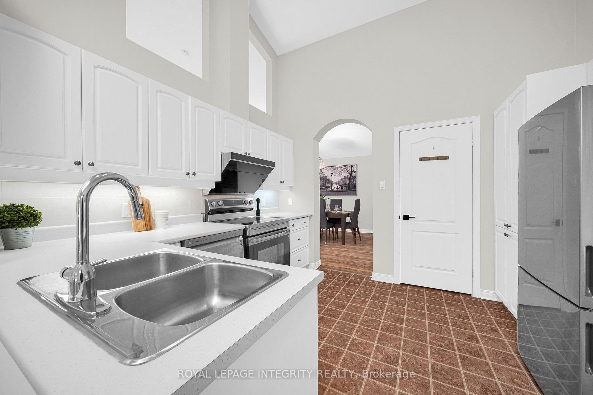 Photo 11 of 804 Hot Springs Way, Ottawa, Riverside South/Gloucester Glen — HOMEH