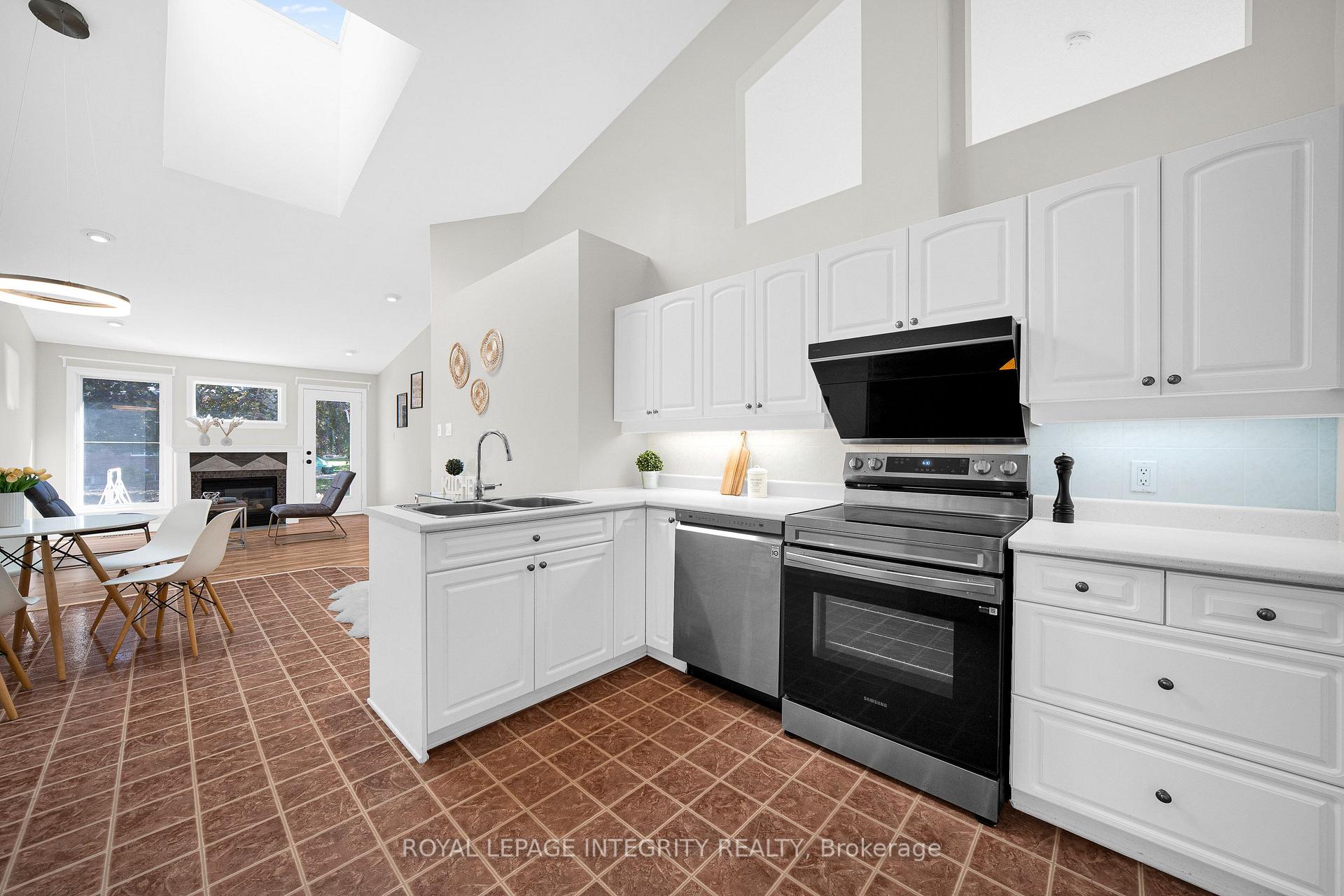 Photo 13 of 804 Hot Springs Way, Ottawa, Riverside South/Gloucester Glen — HOMEH